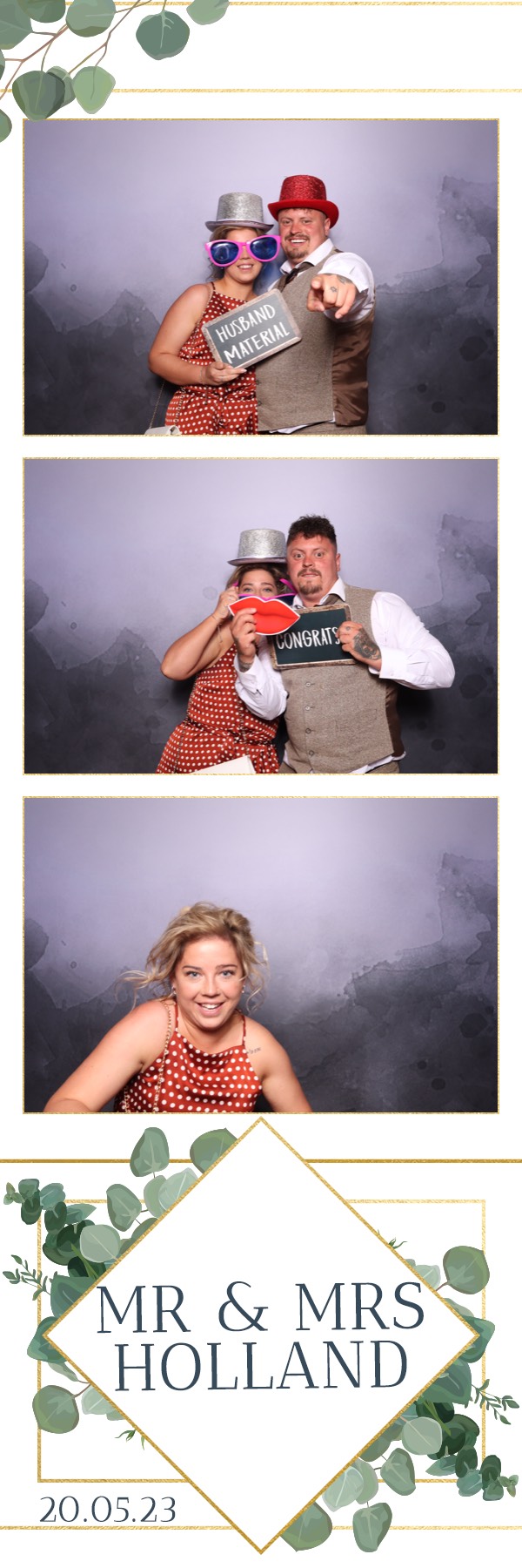 Mr & Mrs Holland | View more photos from the event at images.mobile-photo-booth.com/u/MobilePhotoBoothUK/Mr-Mrs-Holland