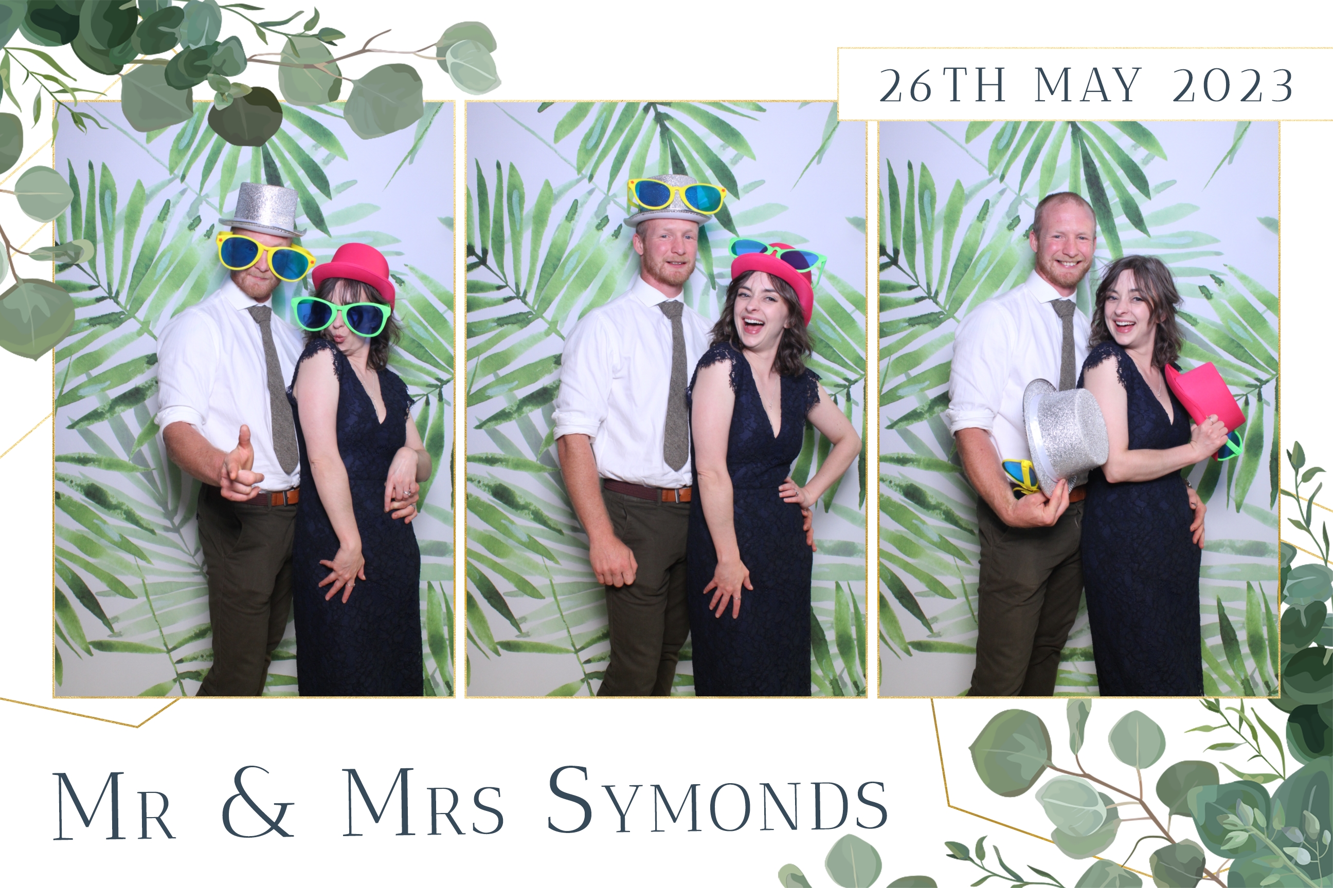 Mr & Mrs Symonds | View more photos from the event at images.mobile-photo-booth.com/u/MobilePhotoBoothUK/Mr-Mrs-Symonds