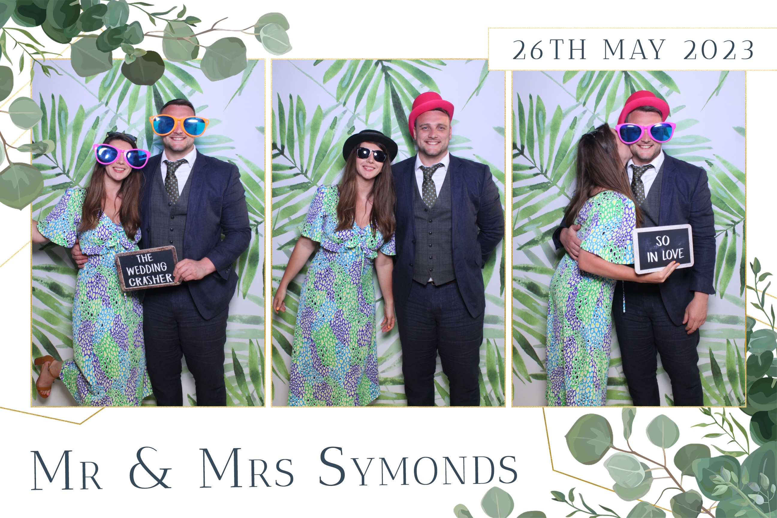 Mr & Mrs Symonds | View more photos from the event at images.mobile-photo-booth.com/u/MobilePhotoBoothUK/Mr-Mrs-Symonds