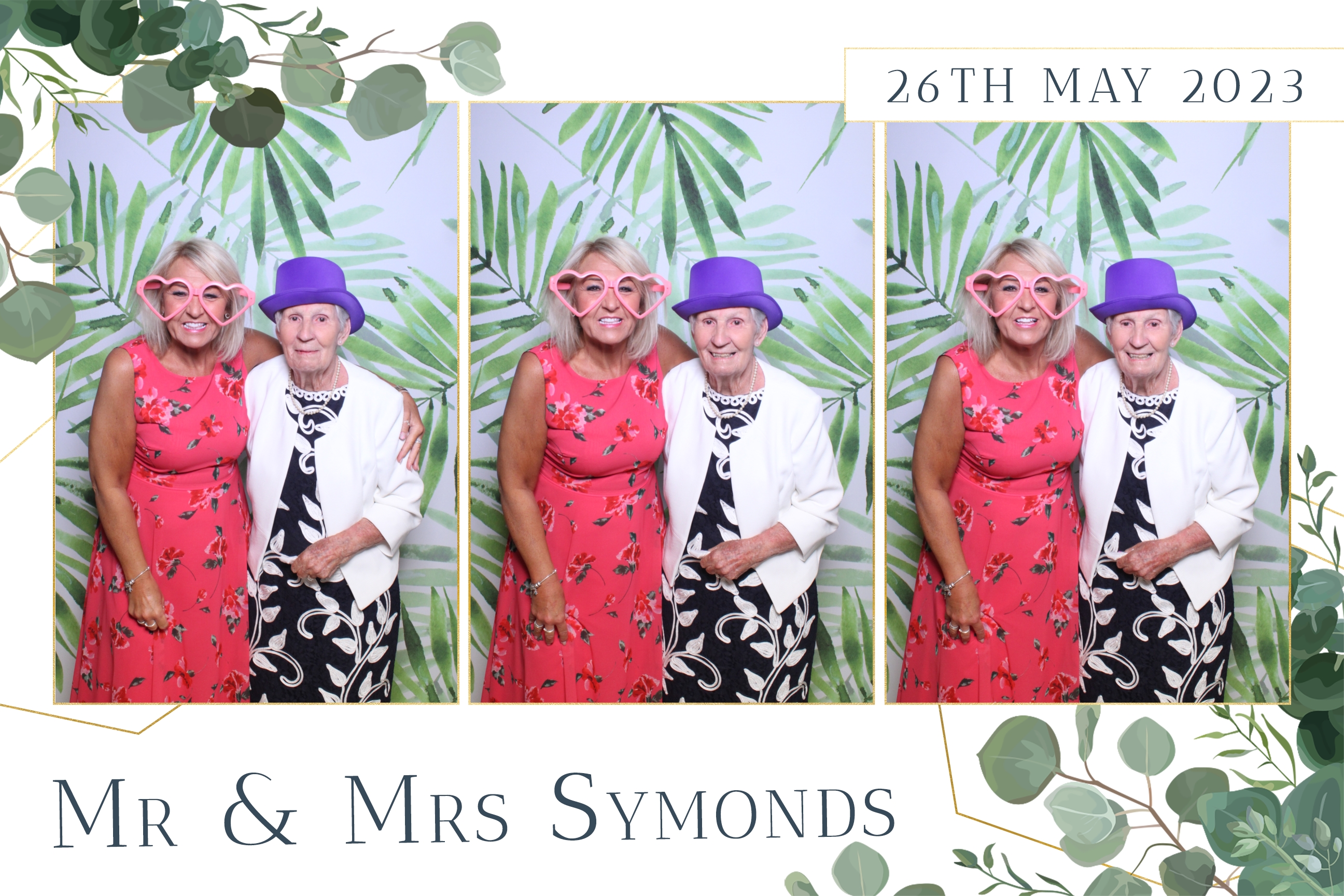 Mr & Mrs Symonds | View more photos from the event at images.mobile-photo-booth.com/u/MobilePhotoBoothUK/Mr-Mrs-Symonds