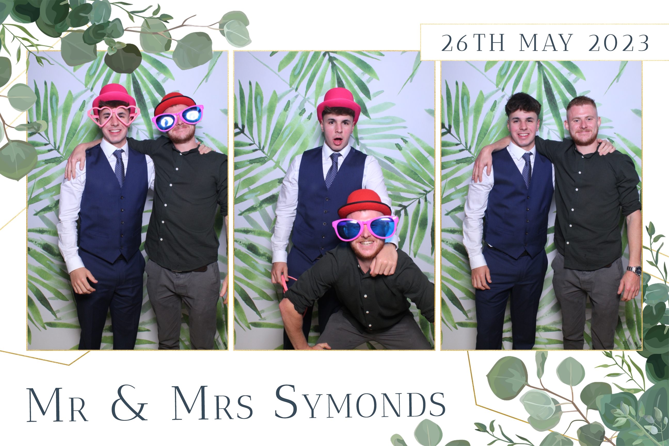 Mr & Mrs Symonds | View more photos from the event at images.mobile-photo-booth.com/u/MobilePhotoBoothUK/Mr-Mrs-Symonds