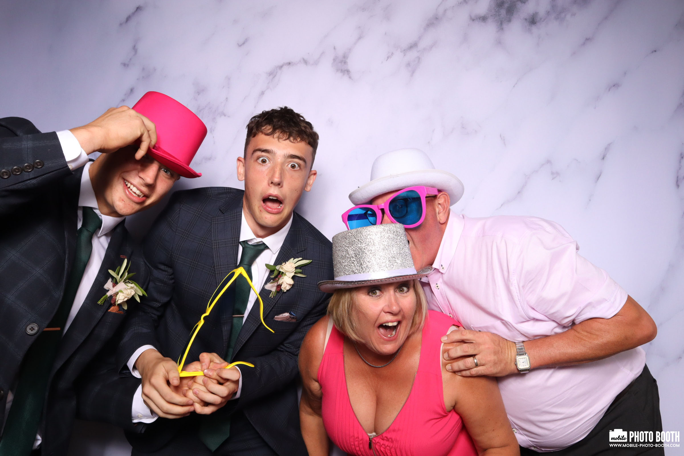 Nicky & Dan | View more photos from the event at images.mobile-photo-booth.com/u/MobilePhotoBoothUK/Nicky-Dan