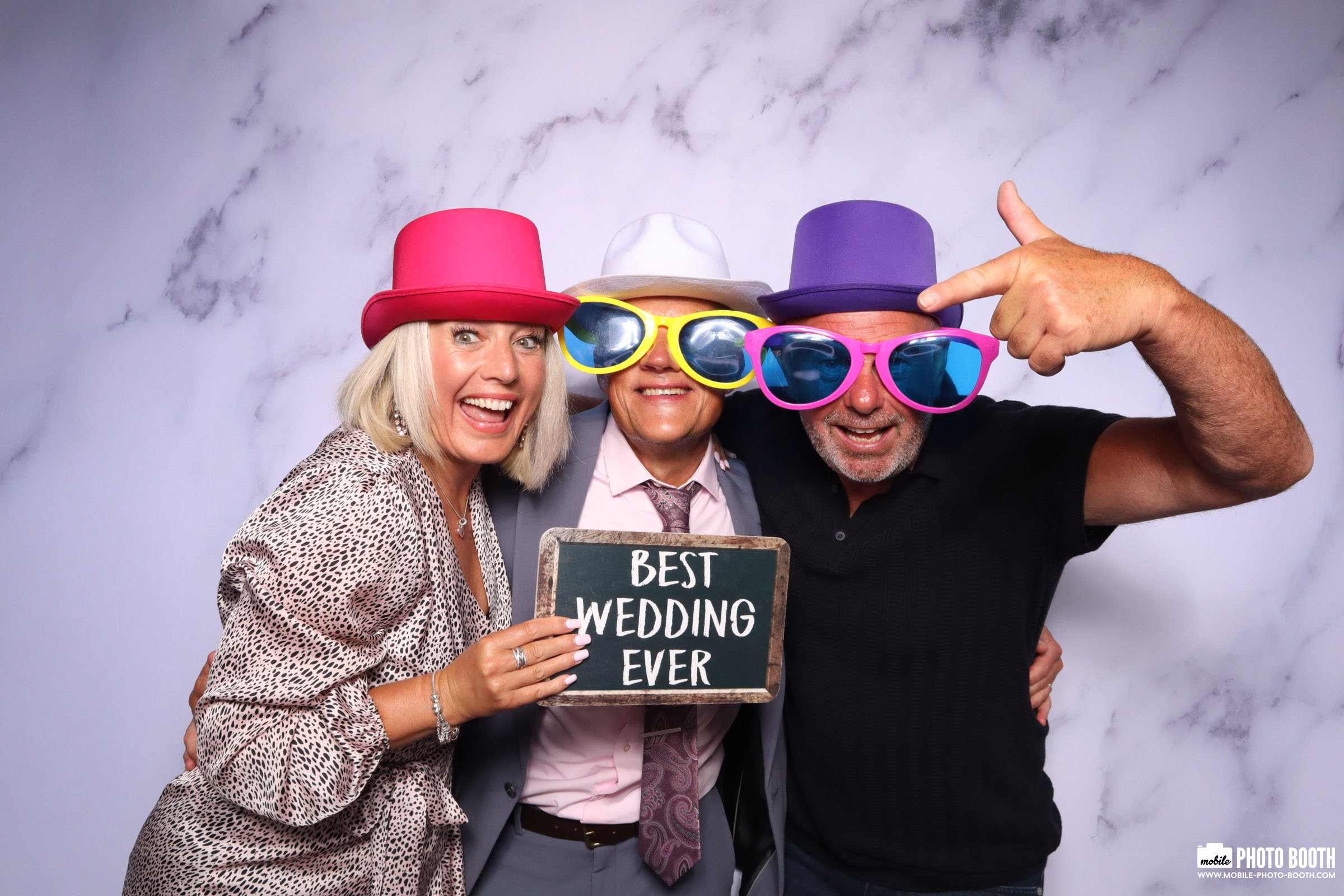 Nicky & Dan | View more photos from the event at images.mobile-photo-booth.com/u/MobilePhotoBoothUK/Nicky-Dan