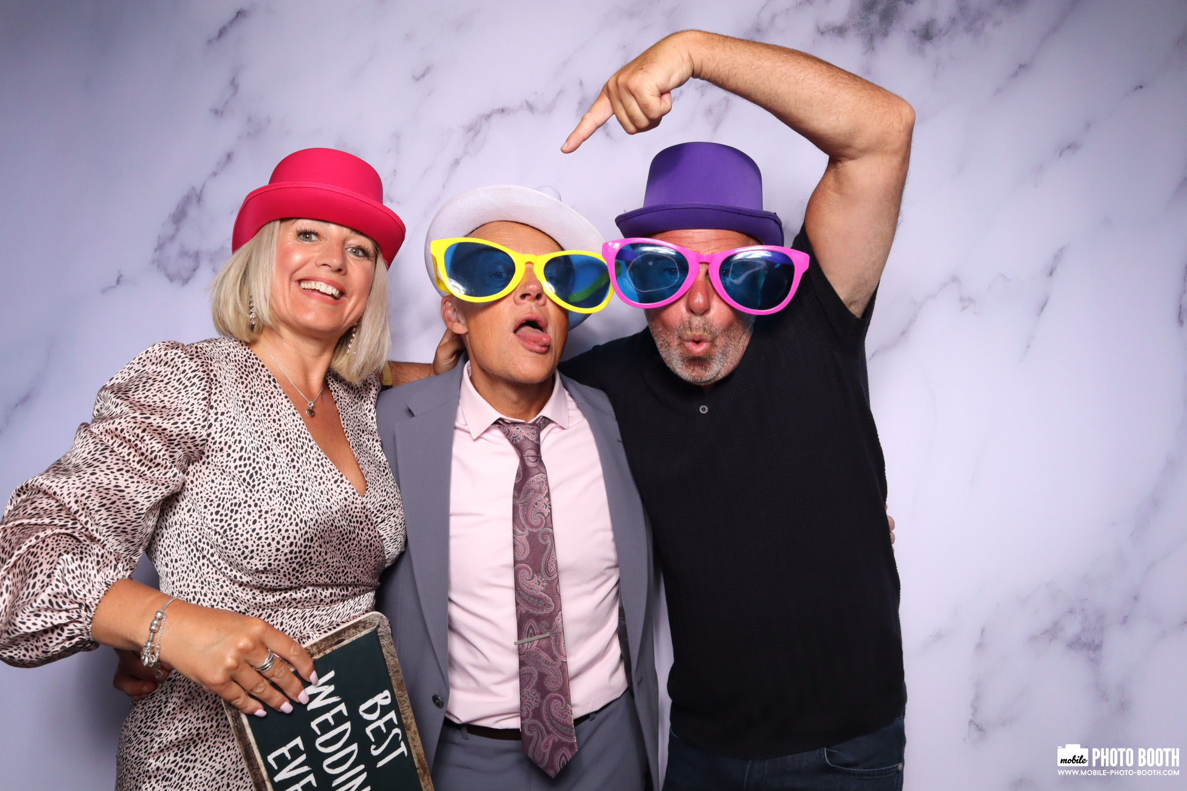 Nicky & Dan | View more photos from the event at images.mobile-photo-booth.com/u/MobilePhotoBoothUK/Nicky-Dan