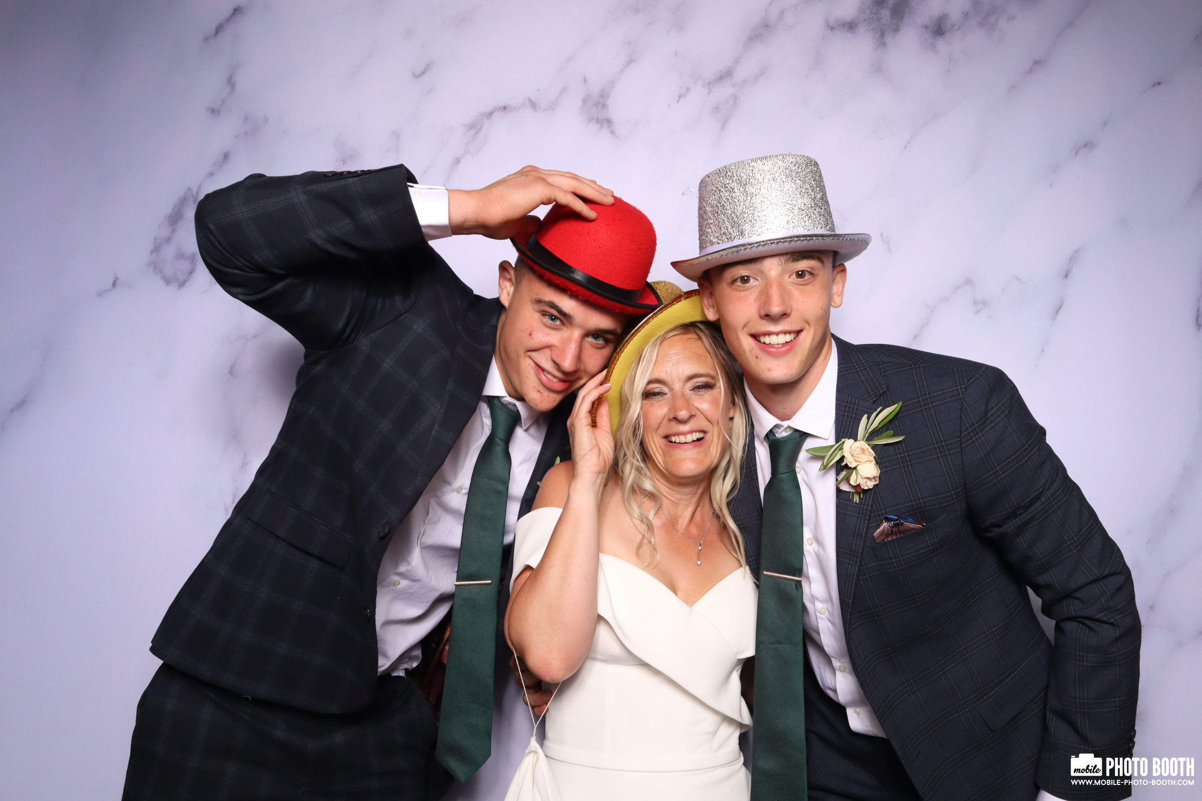 Nicky & Dan | View more photos from the event at images.mobile-photo-booth.com/u/MobilePhotoBoothUK/Nicky-Dan