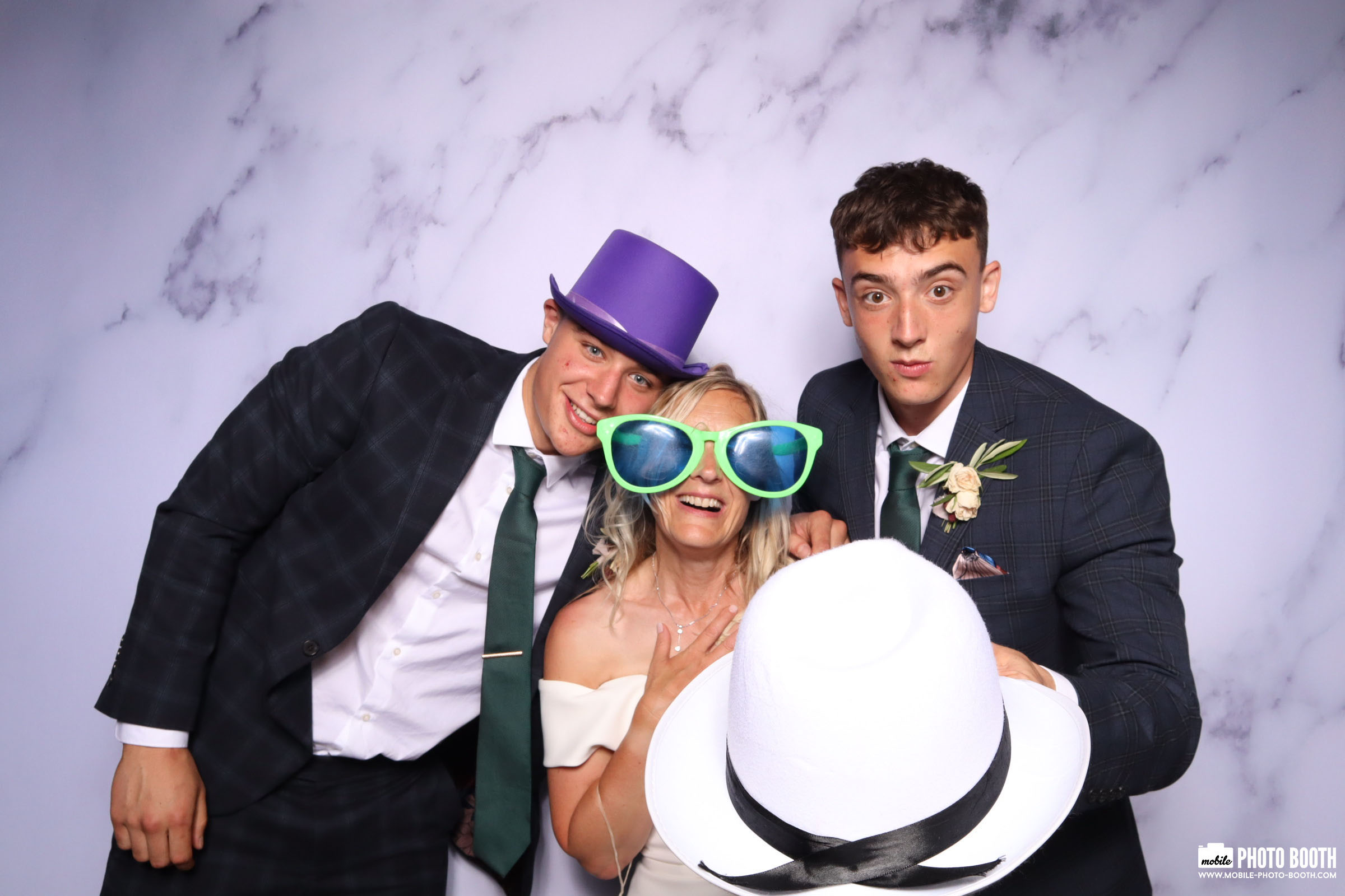 Nicky & Dan | View more photos from the event at images.mobile-photo-booth.com/u/MobilePhotoBoothUK/Nicky-Dan