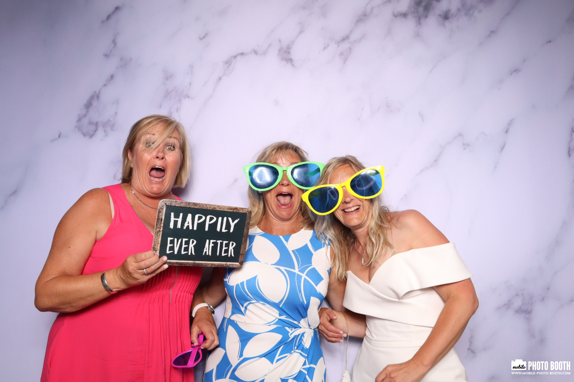 Nicky & Dan | View more photos from the event at images.mobile-photo-booth.com/u/MobilePhotoBoothUK/Nicky-Dan