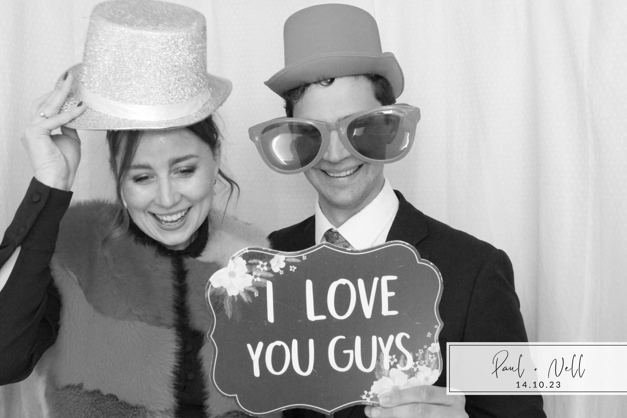 Paul & Nell | View more photos from the event at images.mobile-photo-booth.com/u/MobilePhotoBoothUK/Paul-Nell