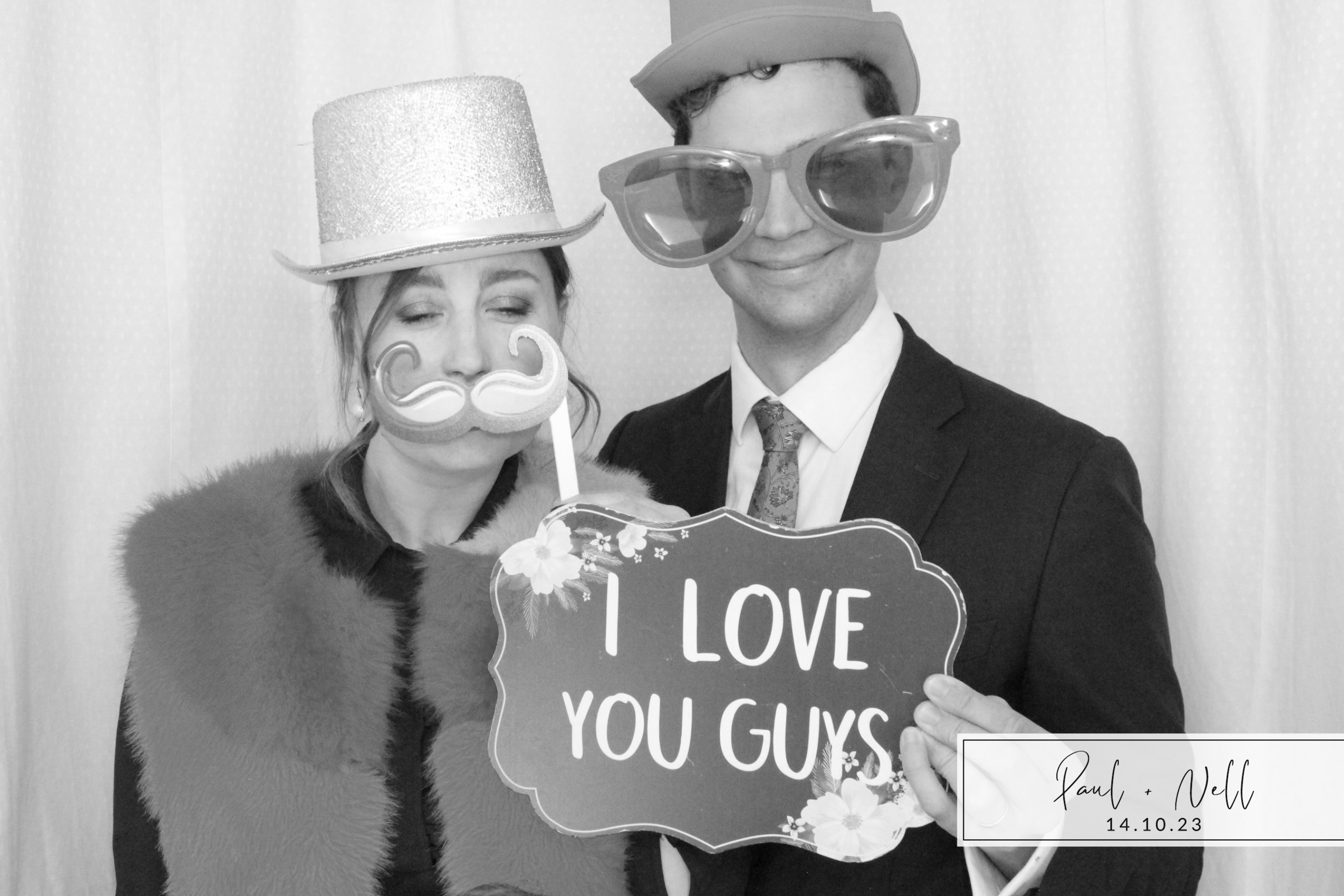 Paul & Nell | View more photos from the event at images.mobile-photo-booth.com/u/MobilePhotoBoothUK/Paul-Nell