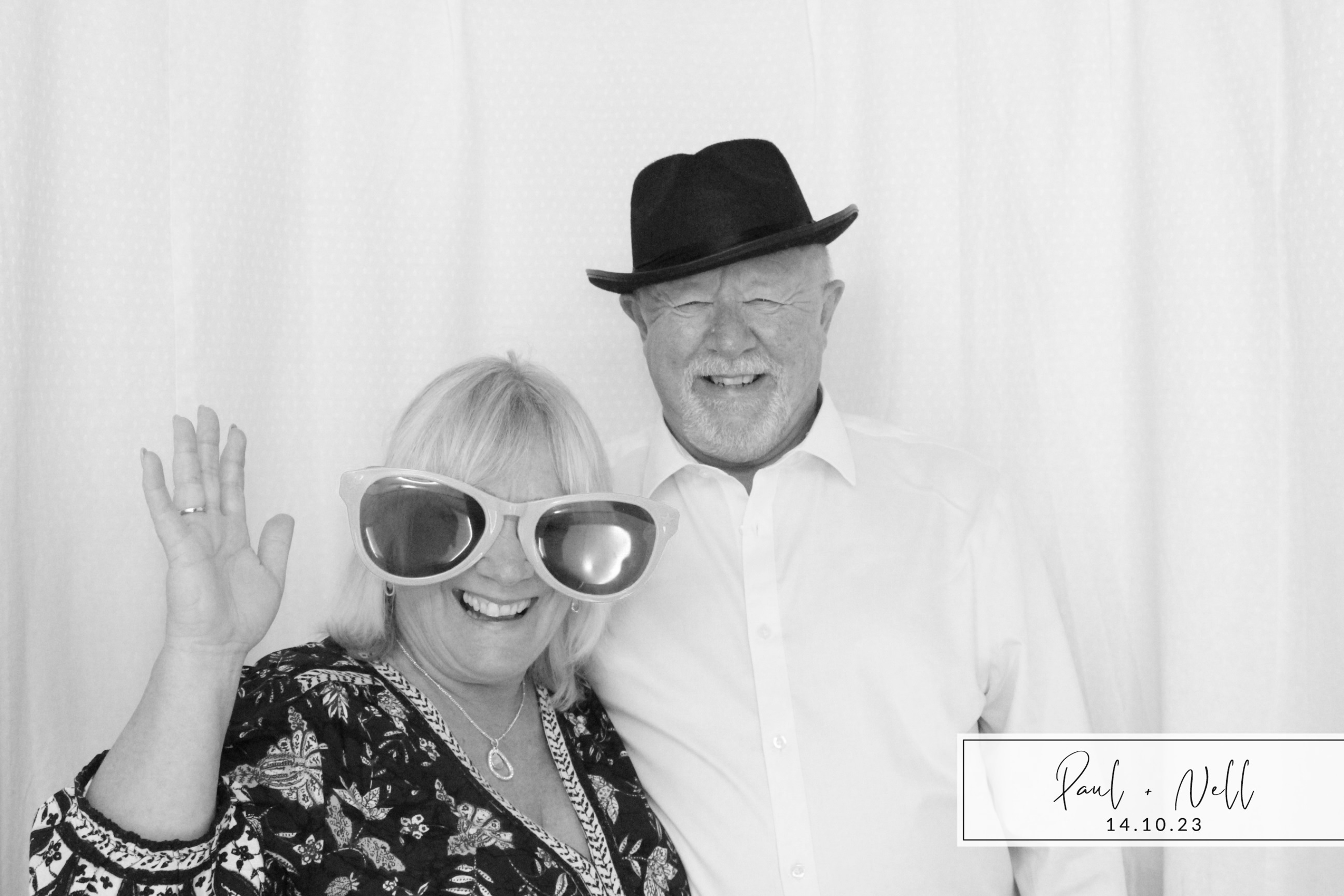 Paul & Nell | View more photos from the event at images.mobile-photo-booth.com/u/MobilePhotoBoothUK/Paul-Nell