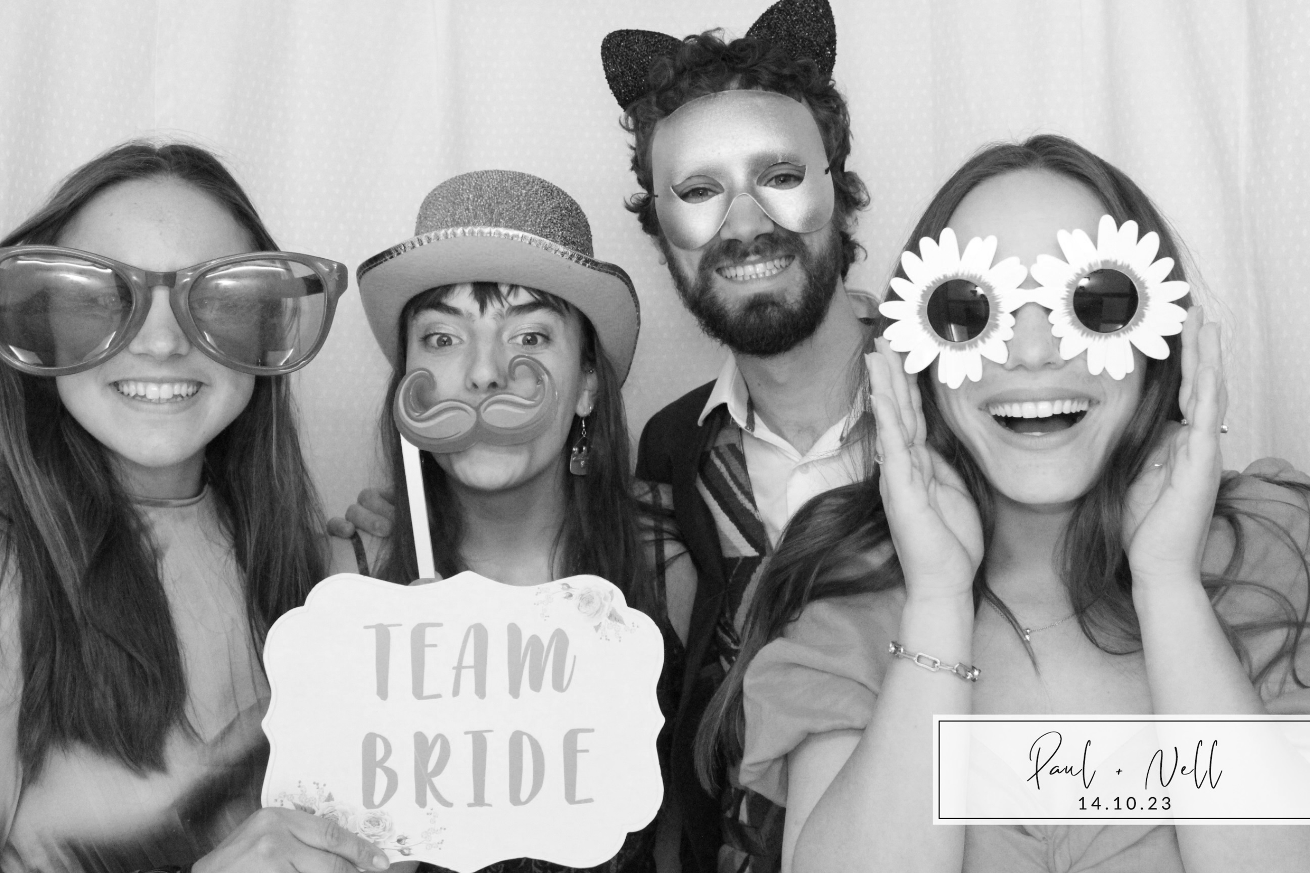 Paul & Nell | View more photos from the event at images.mobile-photo-booth.com/u/MobilePhotoBoothUK/Paul-Nell
