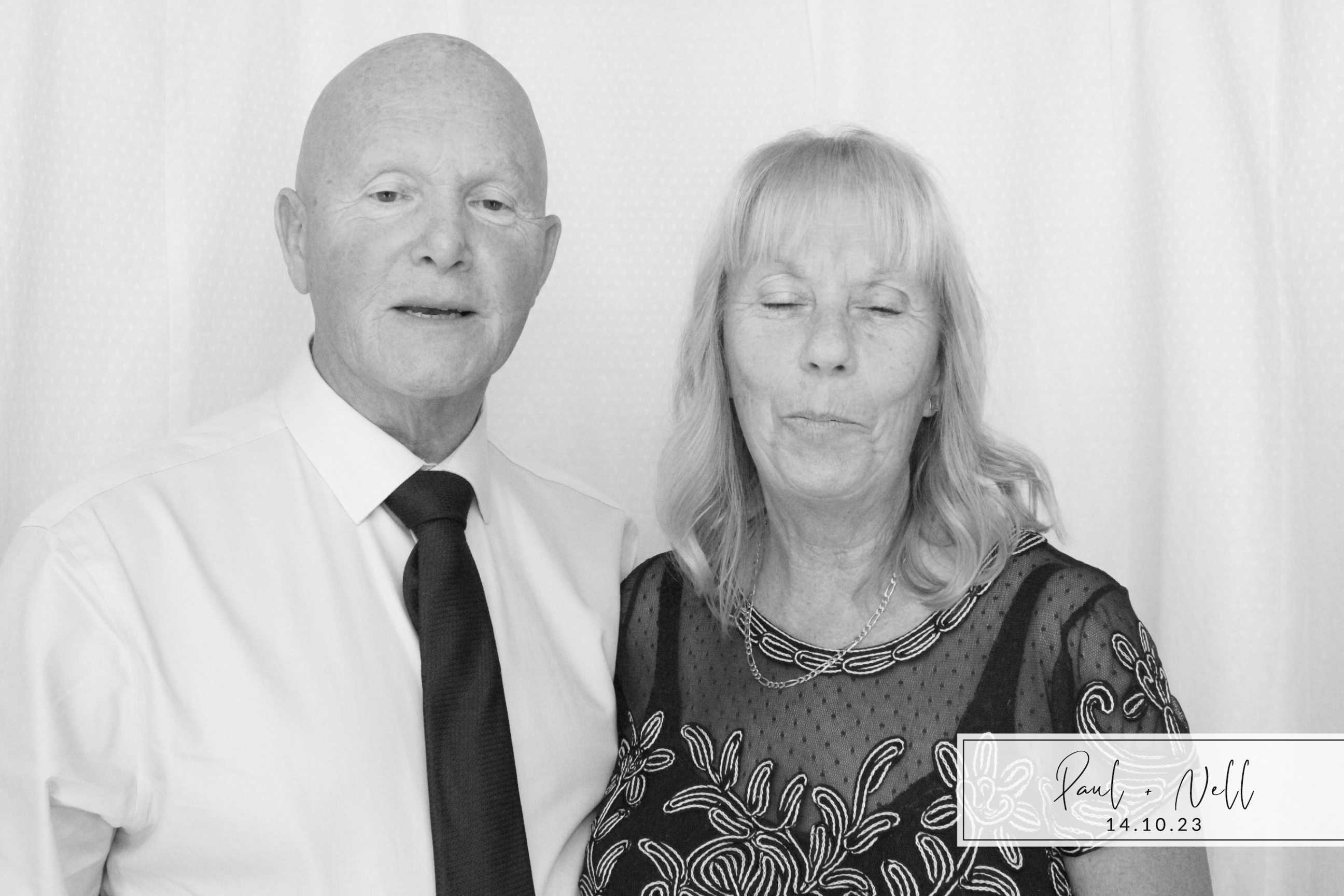 Paul & Nell | View more photos from the event at images.mobile-photo-booth.com/u/MobilePhotoBoothUK/Paul-Nell