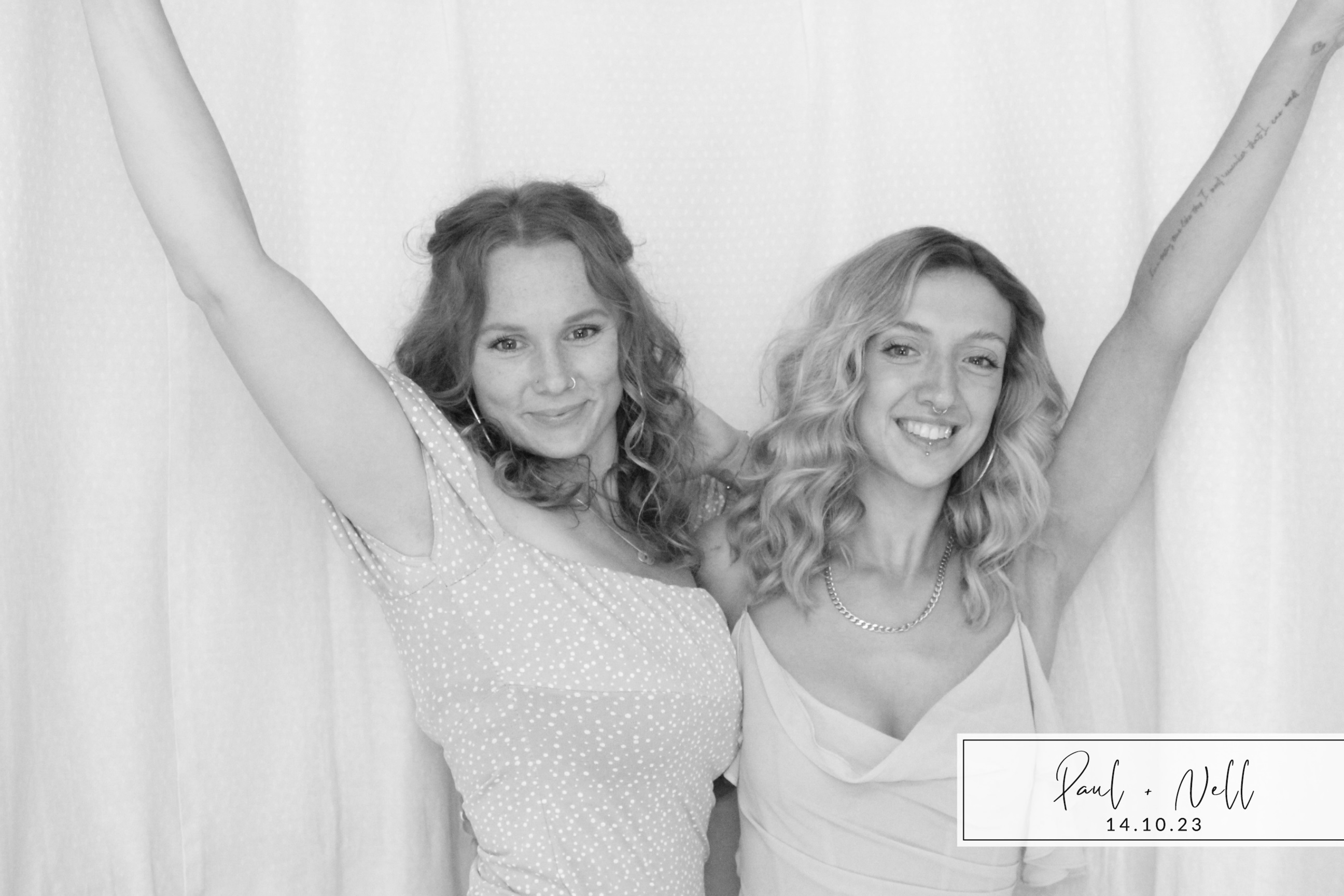 Paul & Nell | View more photos from the event at images.mobile-photo-booth.com/u/MobilePhotoBoothUK/Paul-Nell