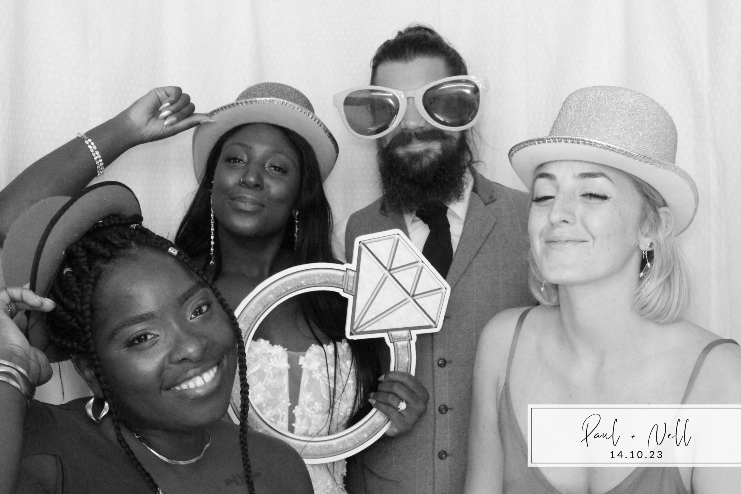 Paul & Nell | View more photos from the event at images.mobile-photo-booth.com/u/MobilePhotoBoothUK/Paul-Nell