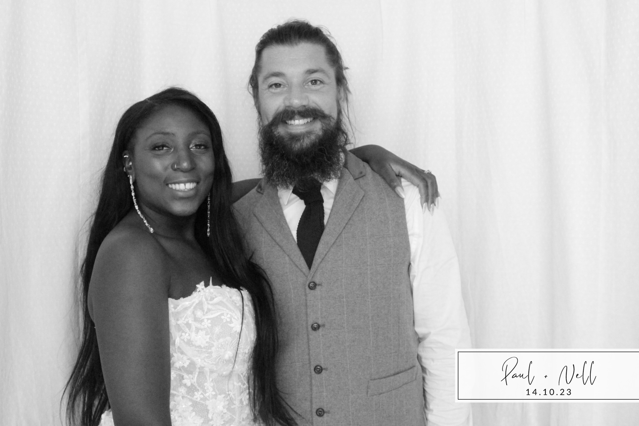 Paul & Nell | View more photos from the event at images.mobile-photo-booth.com/u/MobilePhotoBoothUK/Paul-Nell