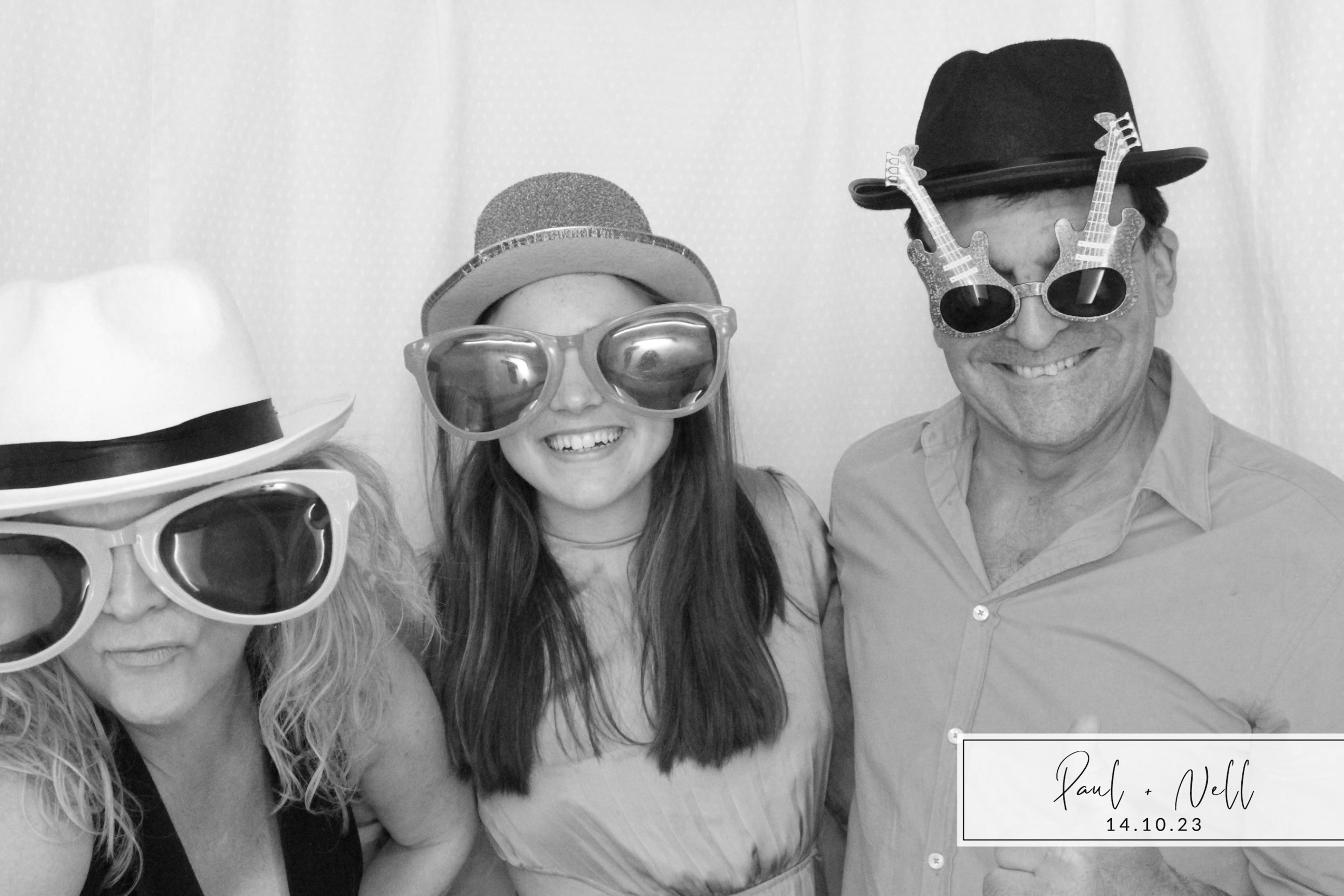 Paul & Nell | View more photos from the event at images.mobile-photo-booth.com/u/MobilePhotoBoothUK/Paul-Nell