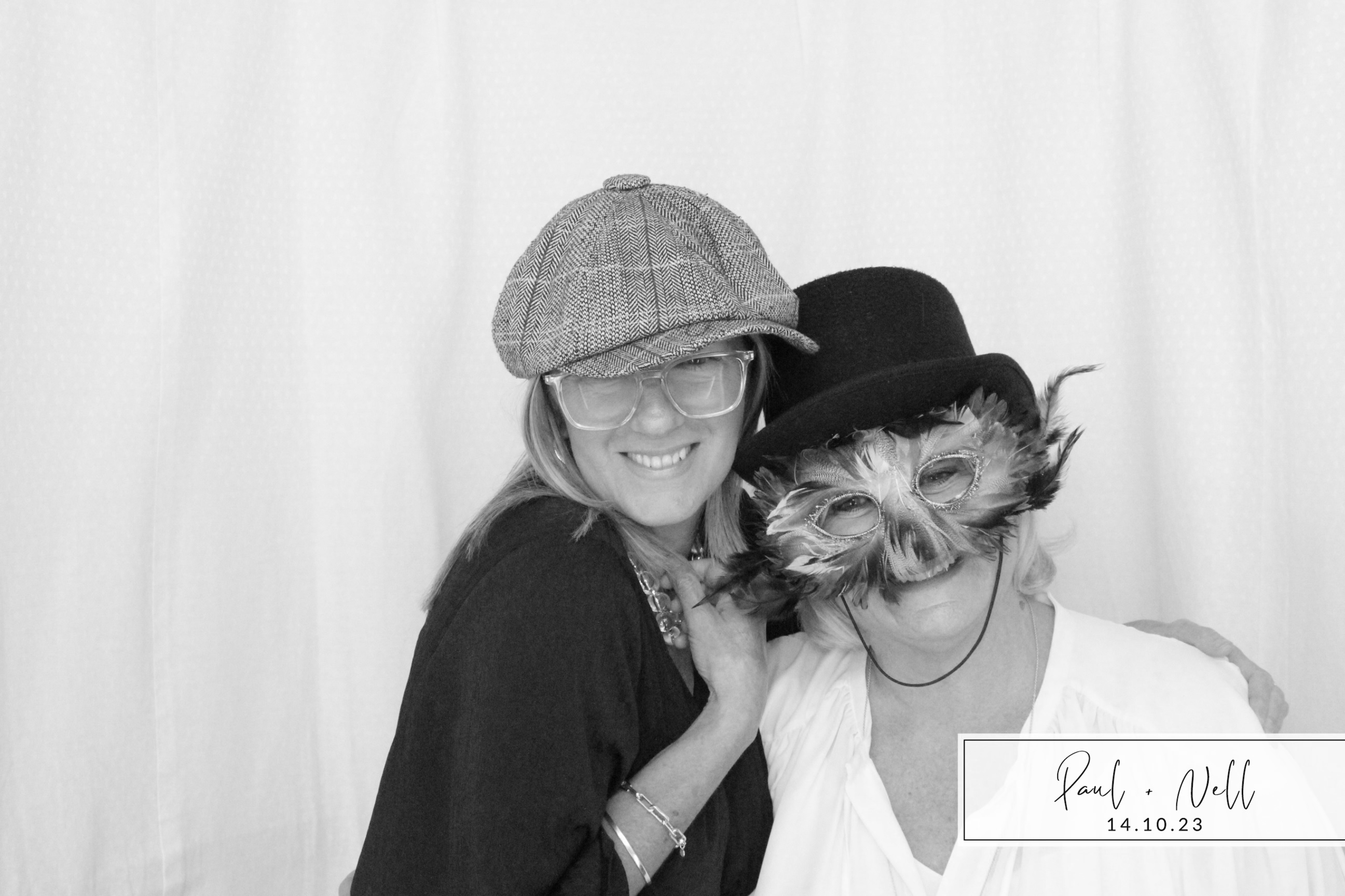 Paul & Nell | View more photos from the event at images.mobile-photo-booth.com/u/MobilePhotoBoothUK/Paul-Nell