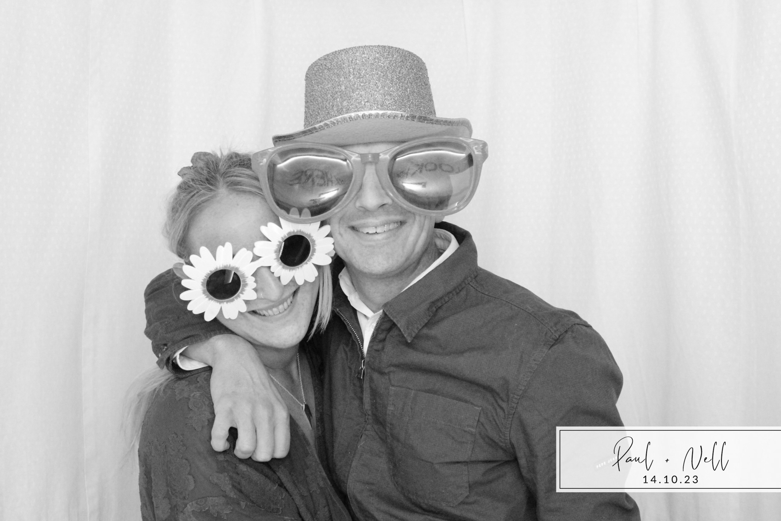 Paul & Nell | View more photos from the event at images.mobile-photo-booth.com/u/MobilePhotoBoothUK/Paul-Nell