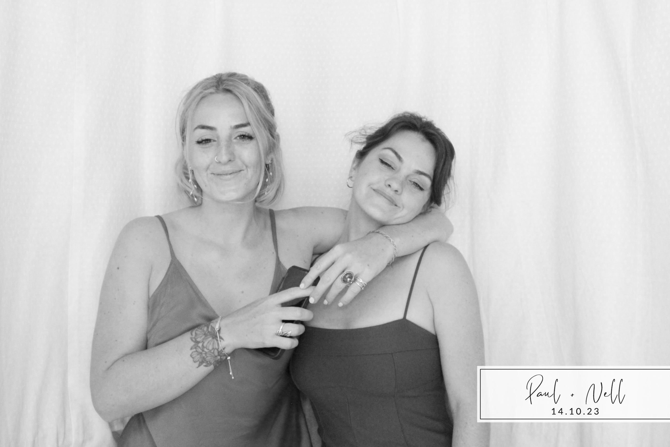 Paul & Nell | View more photos from the event at images.mobile-photo-booth.com/u/MobilePhotoBoothUK/Paul-Nell