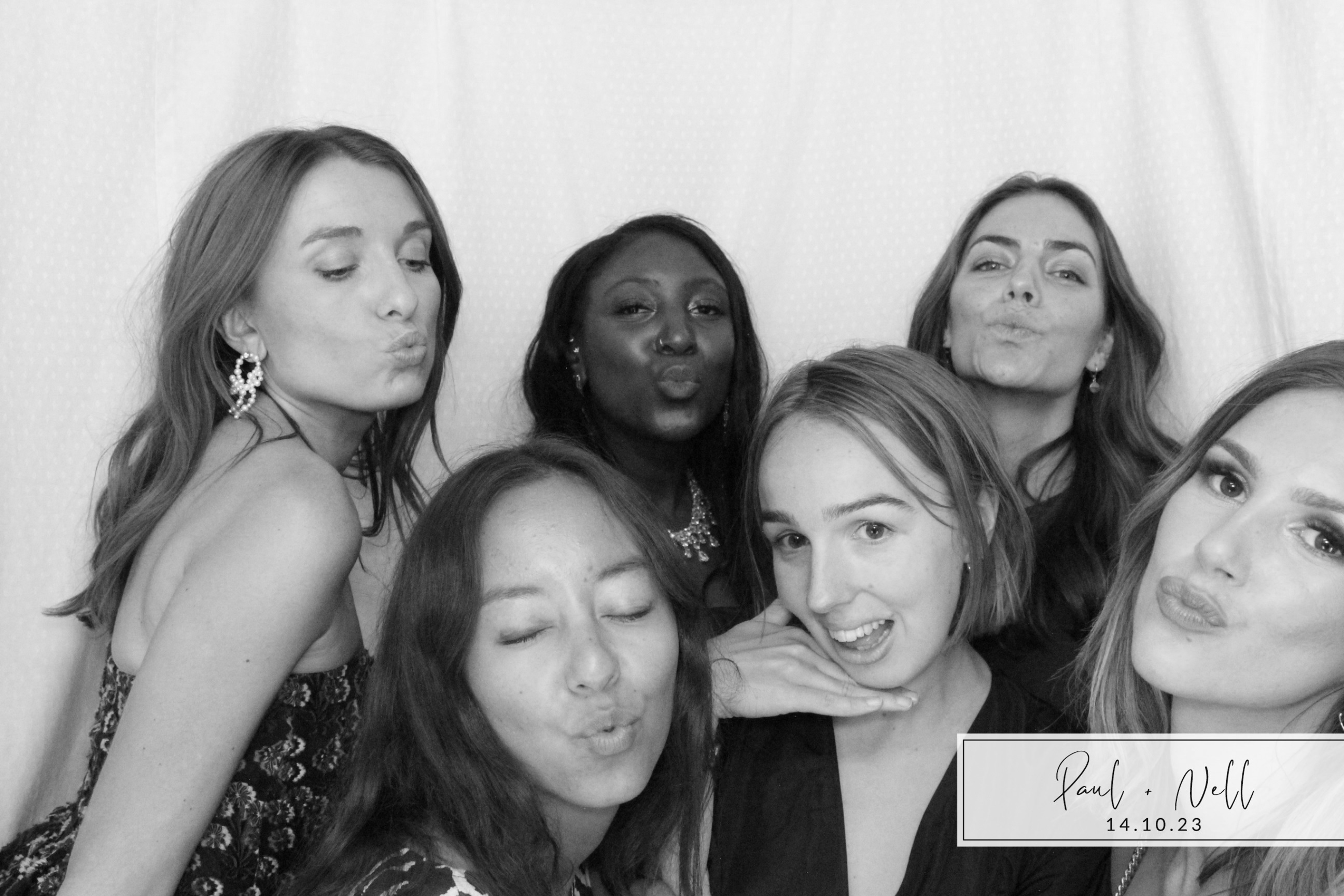Paul & Nell | View more photos from the event at images.mobile-photo-booth.com/u/MobilePhotoBoothUK/Paul-Nell