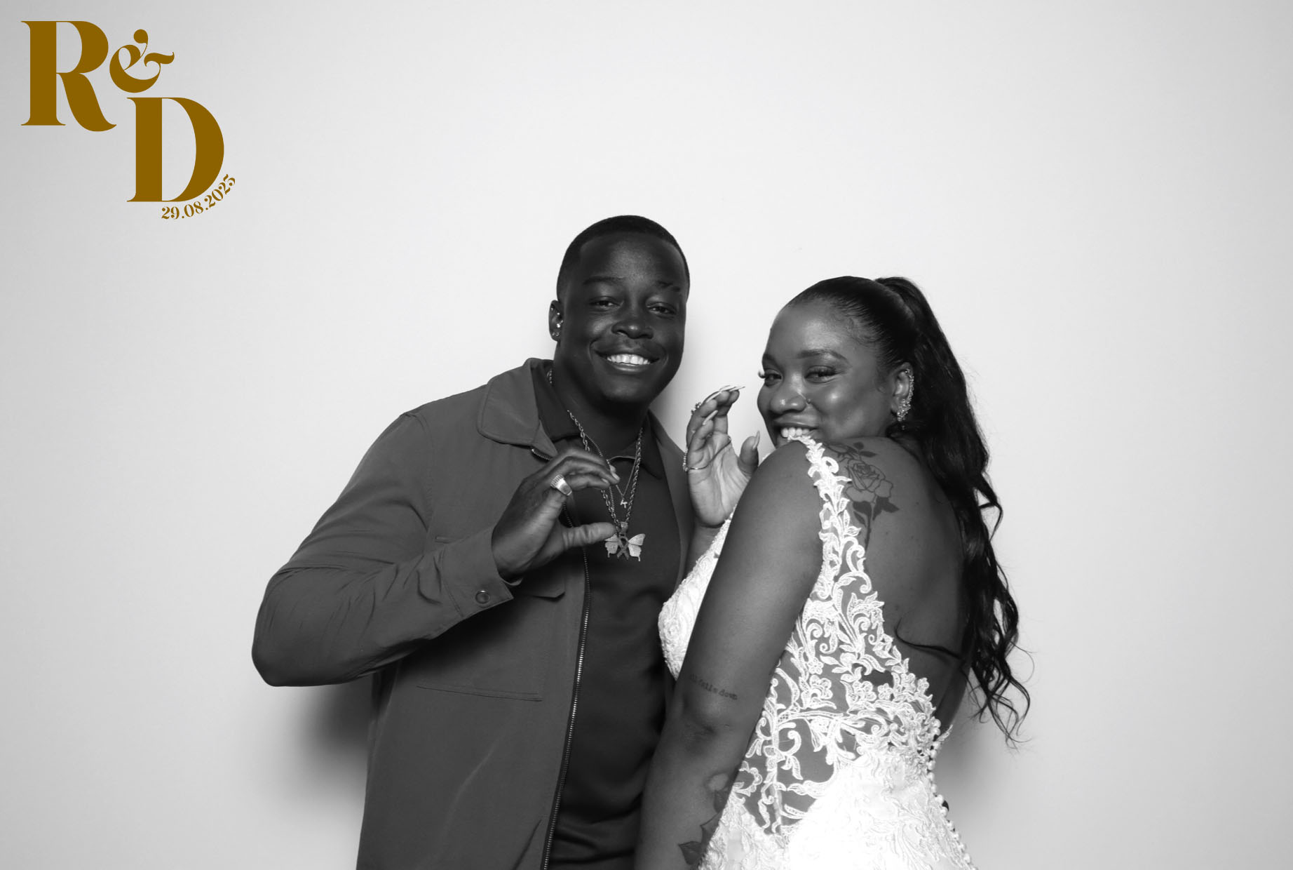 Rhianna & Dean | View more photos from the event at images.mobile-photo-booth.com/u/MobilePhotoBoothUK/Rhianna-Dean