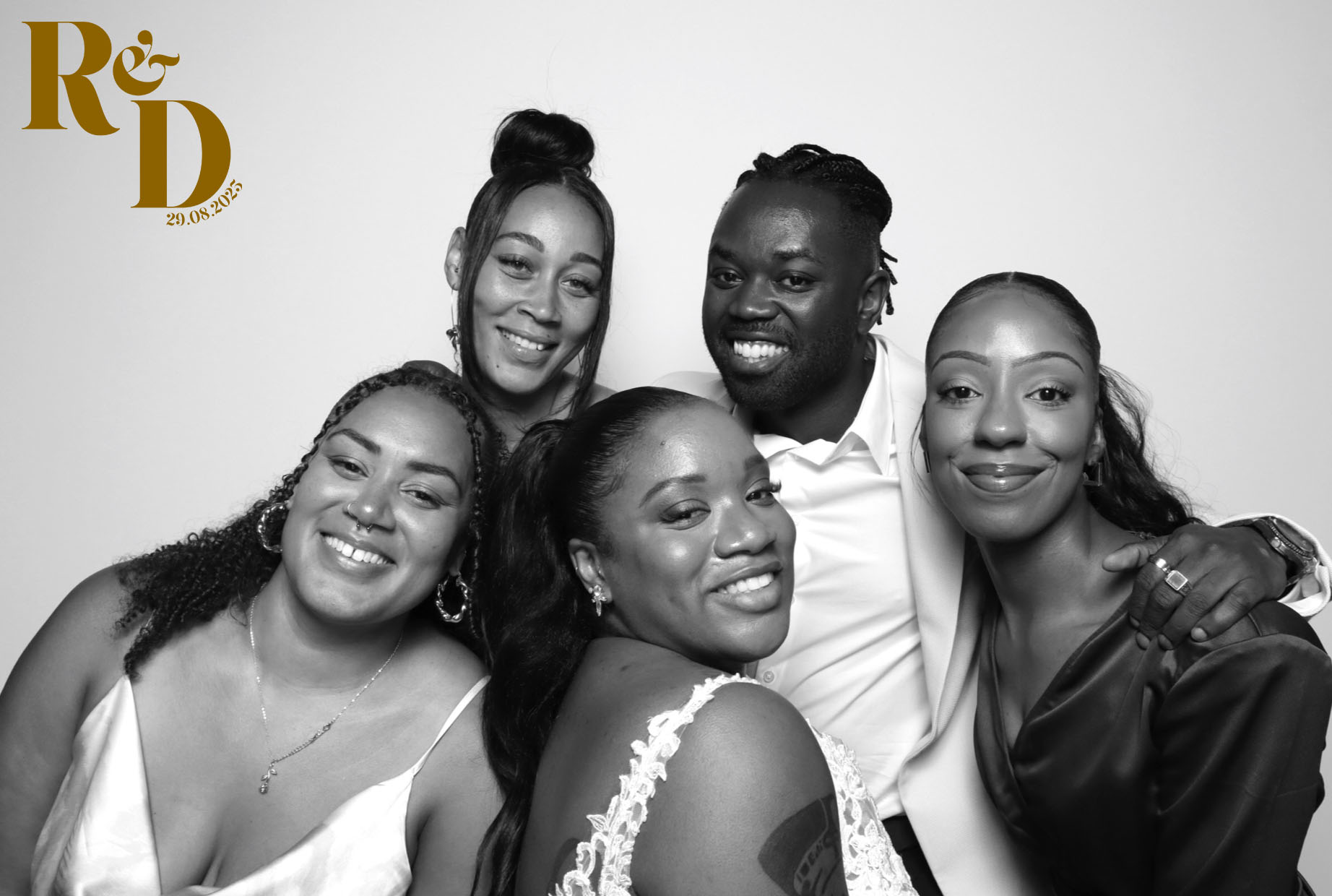 Rhianna & Dean | View more photos from the event at images.mobile-photo-booth.com/u/MobilePhotoBoothUK/Rhianna-Dean