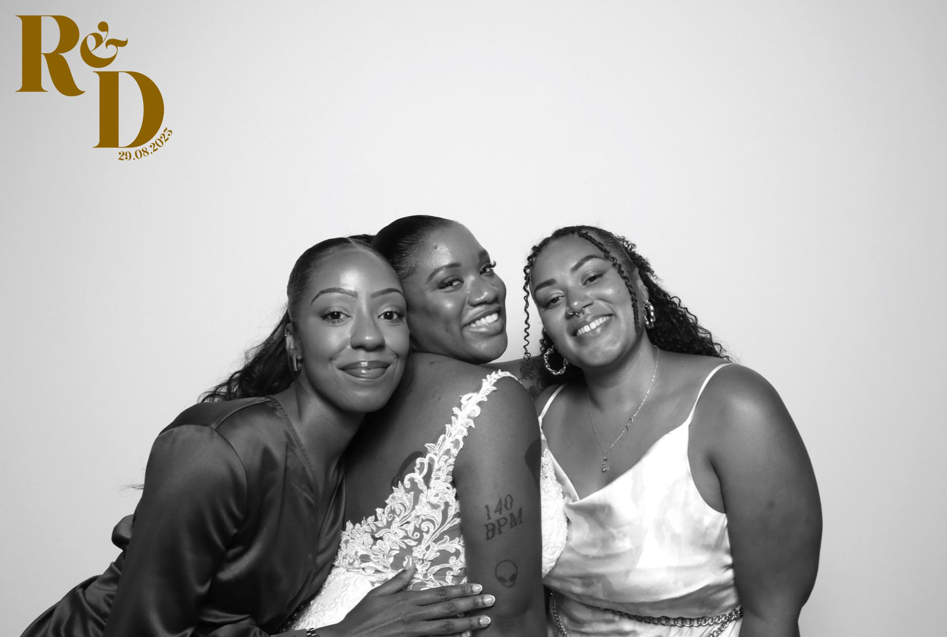 Rhianna & Dean | View more photos from the event at images.mobile-photo-booth.com/u/MobilePhotoBoothUK/Rhianna-Dean