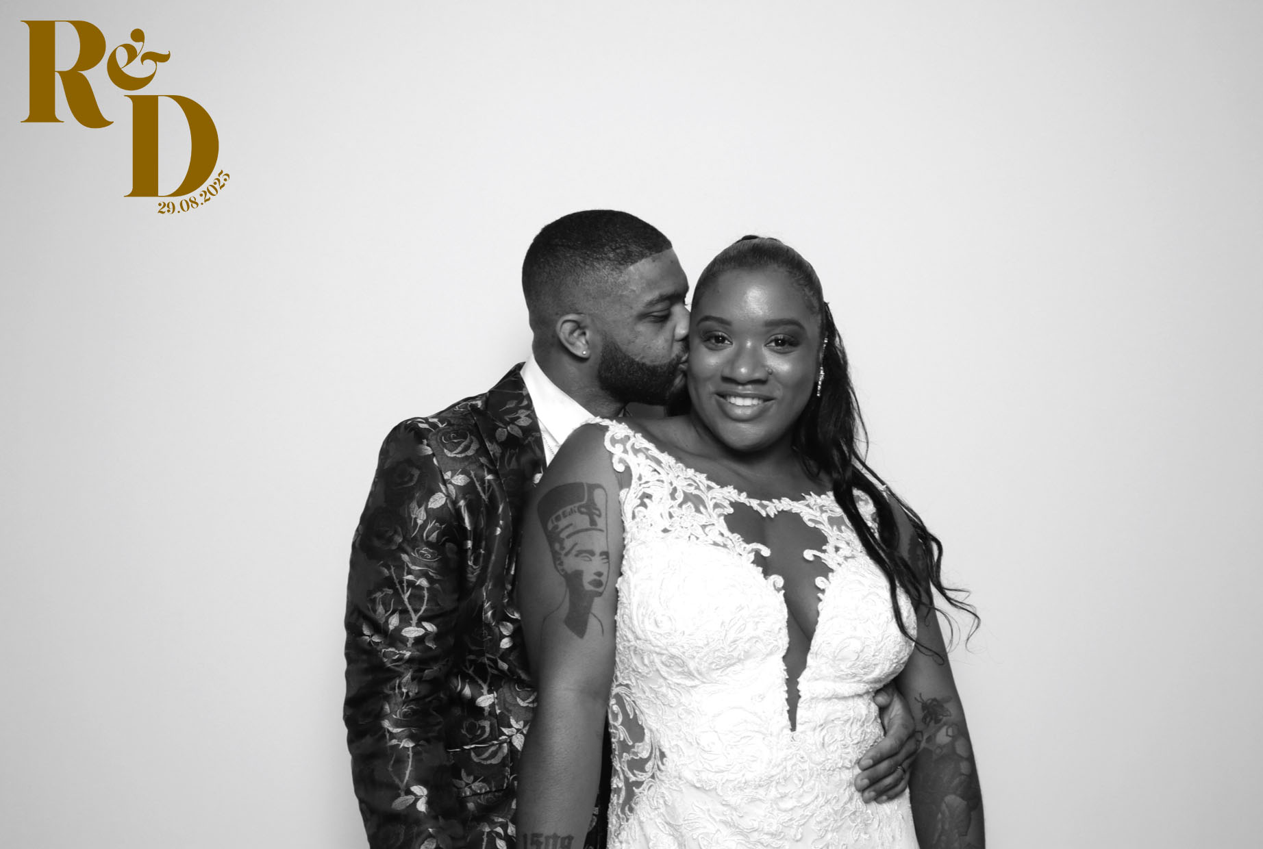 Rhianna & Dean | View more photos from the event at images.mobile-photo-booth.com/u/MobilePhotoBoothUK/Rhianna-Dean