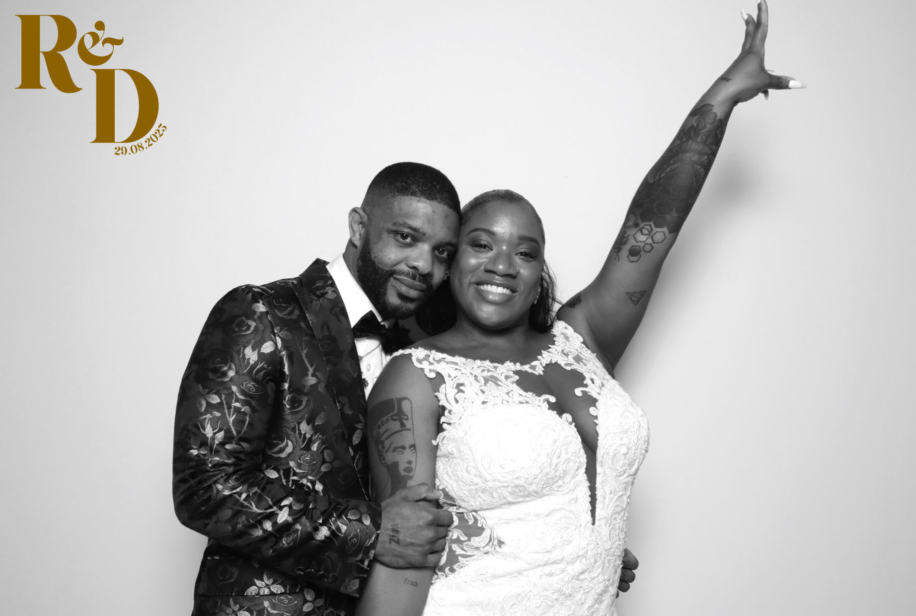 Rhianna & Dean | View more photos from the event at images.mobile-photo-booth.com/u/MobilePhotoBoothUK/Rhianna-Dean