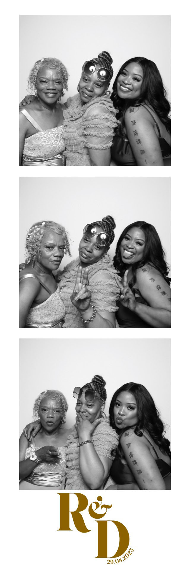 Rhianna & Dean | View more photos from the event at images.mobile-photo-booth.com/u/MobilePhotoBoothUK/Rhianna-Dean