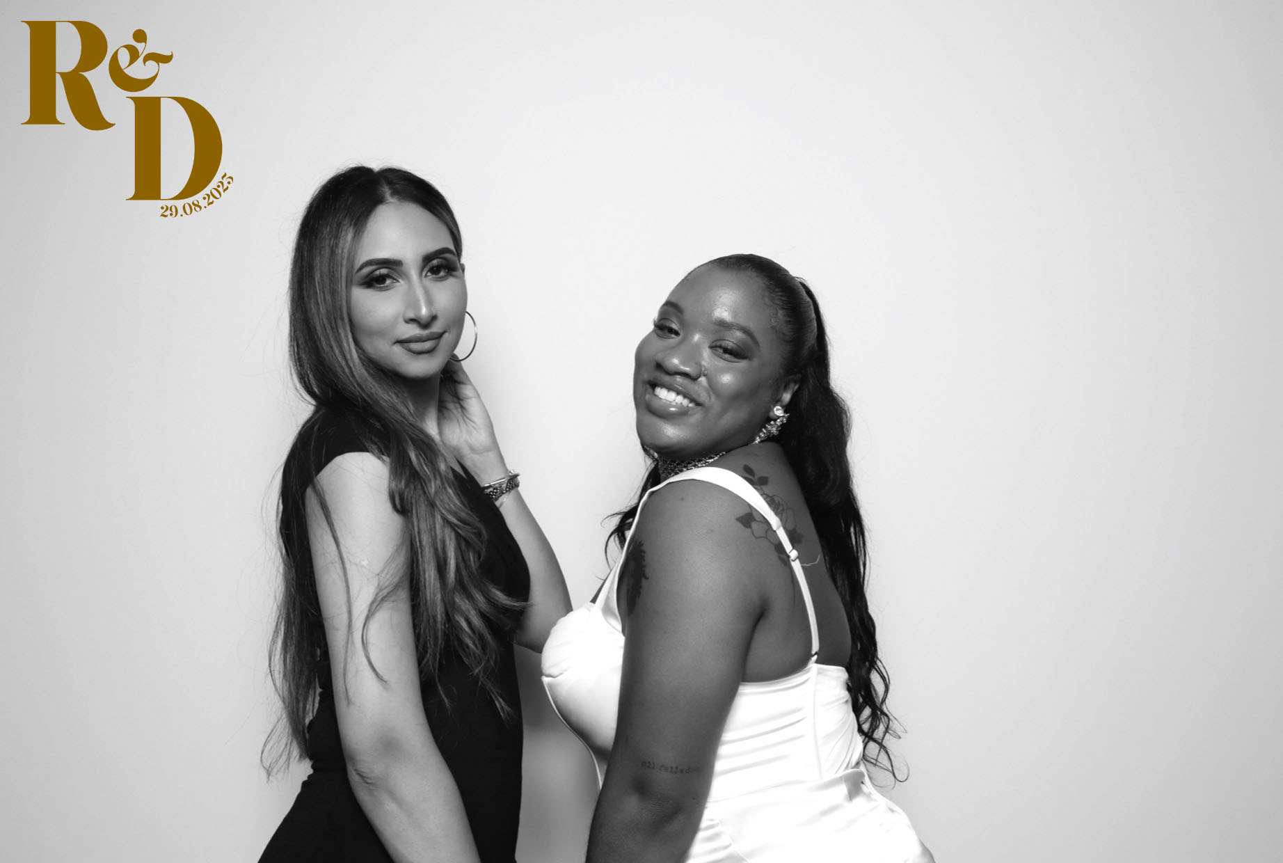 Rhianna & Dean | View more photos from the event at images.mobile-photo-booth.com/u/MobilePhotoBoothUK/Rhianna-Dean