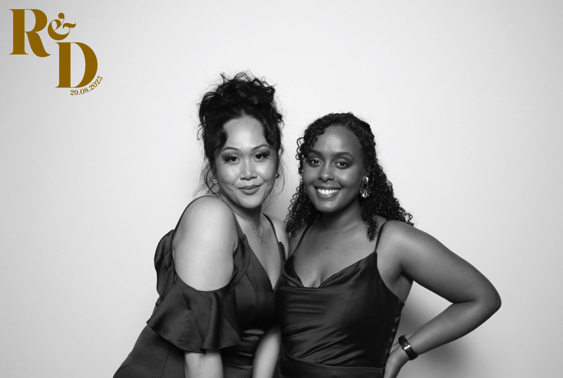 Rhianna & Dean | View more photos from the event at images.mobile-photo-booth.com/u/MobilePhotoBoothUK/Rhianna-Dean