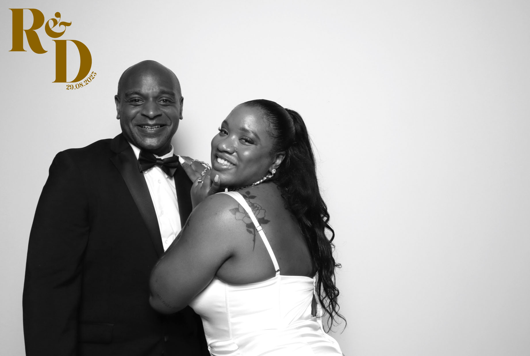 Rhianna & Dean | View more photos from the event at images.mobile-photo-booth.com/u/MobilePhotoBoothUK/Rhianna-Dean