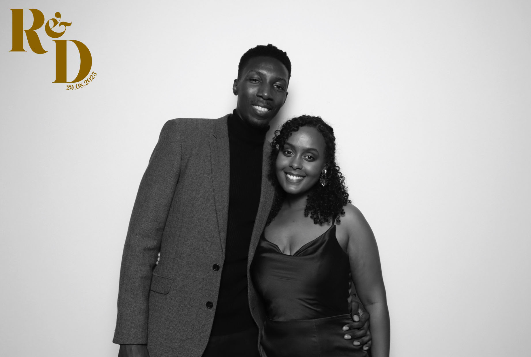 Rhianna & Dean | View more photos from the event at images.mobile-photo-booth.com/u/MobilePhotoBoothUK/Rhianna-Dean