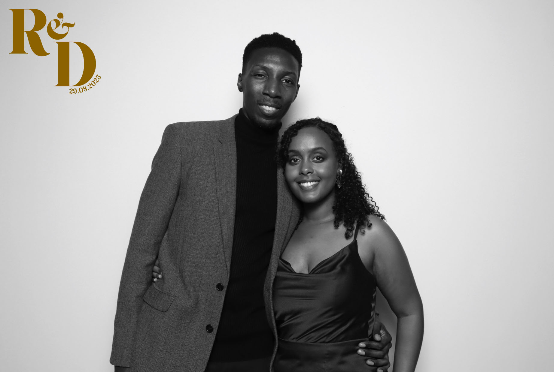 Rhianna & Dean | View more photos from the event at images.mobile-photo-booth.com/u/MobilePhotoBoothUK/Rhianna-Dean