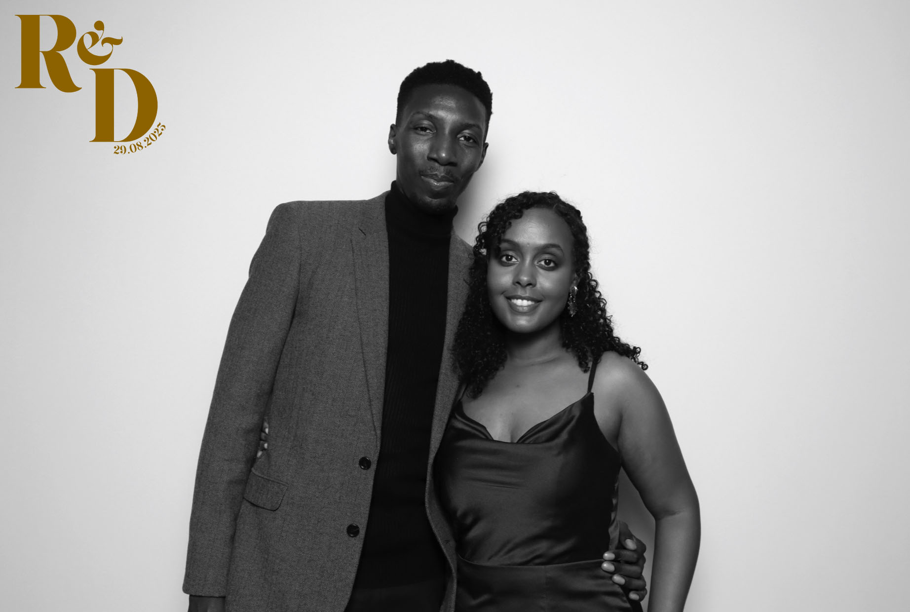 Rhianna & Dean | View more photos from the event at images.mobile-photo-booth.com/u/MobilePhotoBoothUK/Rhianna-Dean