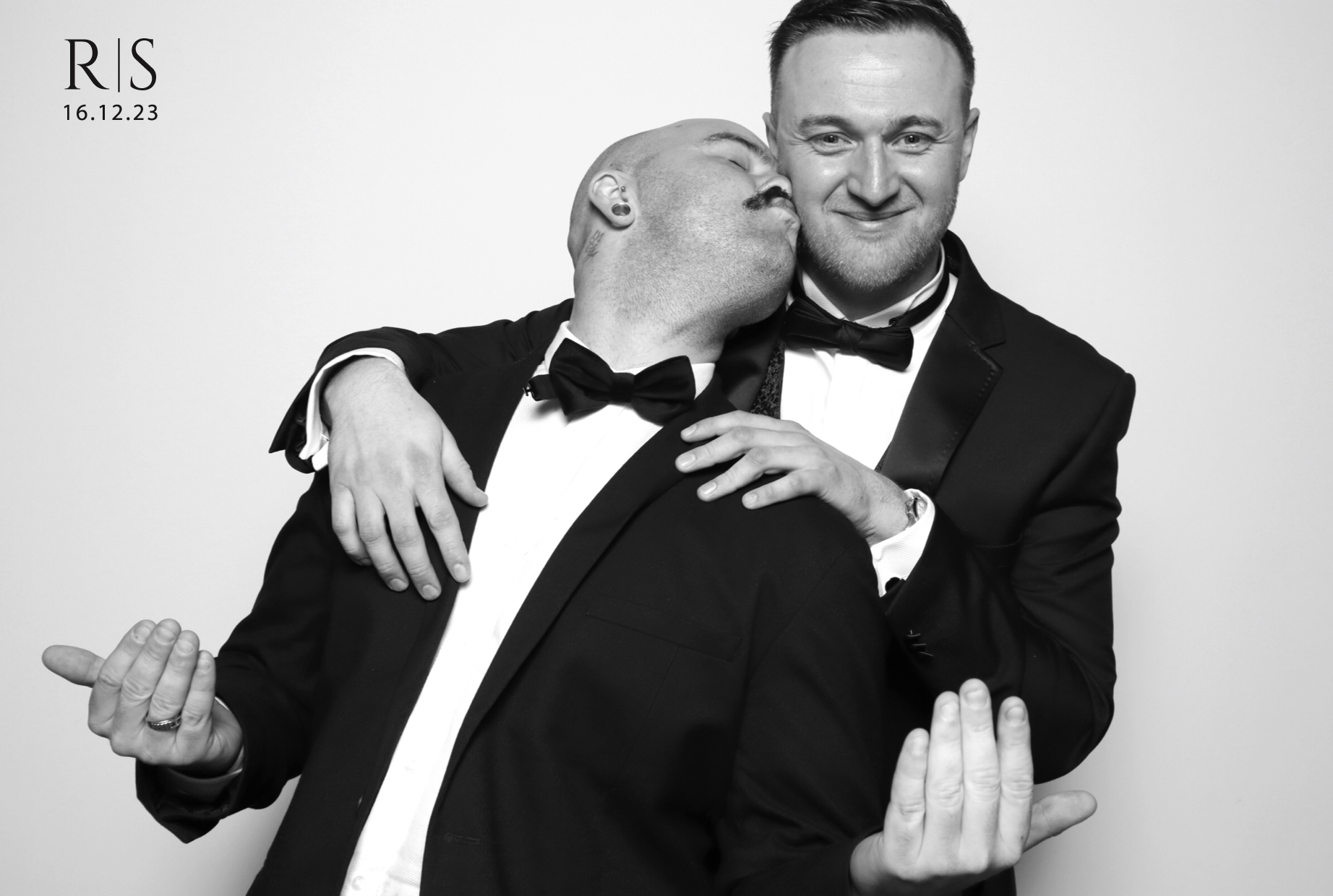 Ryan & Sophie | View more photos from the event at images.mobile-photo-booth.com/u/MobilePhotoBoothUK/Ryan-Sophie