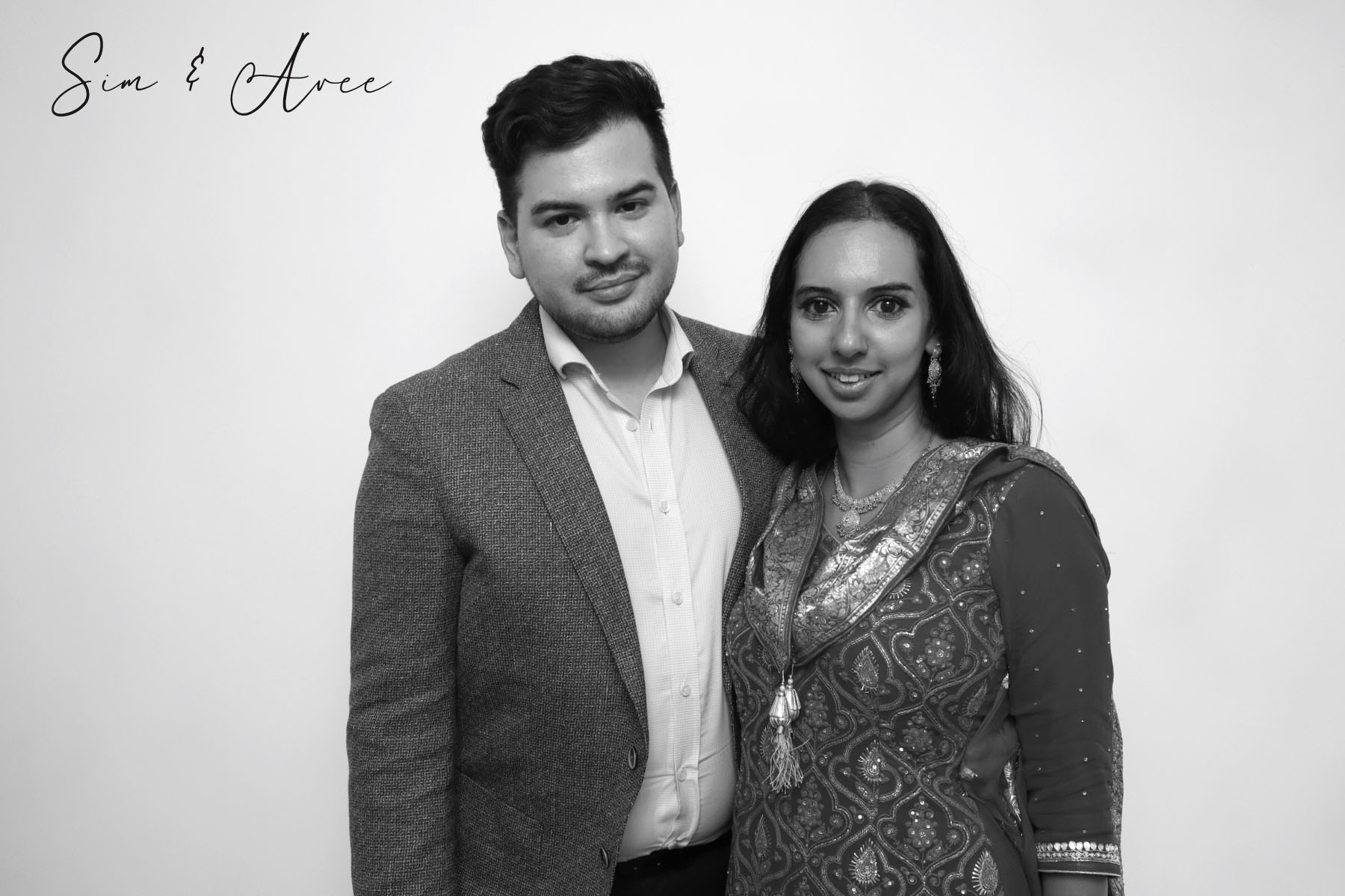 Sim & Avee | View more photos from the event at images.mobile-photo-booth.com/u/MobilePhotoBoothUK/Sim-Avee