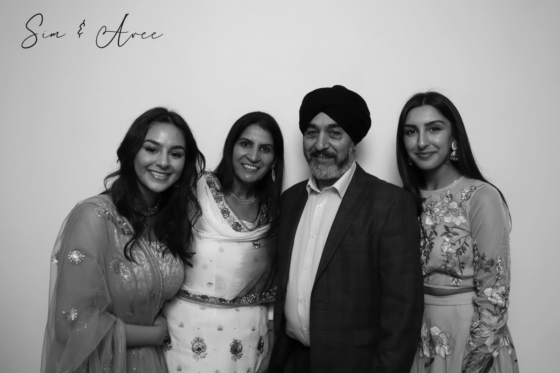 Sim & Avee | View more photos from the event at images.mobile-photo-booth.com/u/MobilePhotoBoothUK/Sim-Avee
