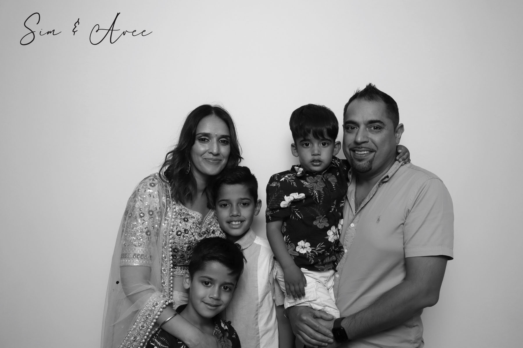 Sim & Avee | View more photos from the event at images.mobile-photo-booth.com/u/MobilePhotoBoothUK/Sim-Avee