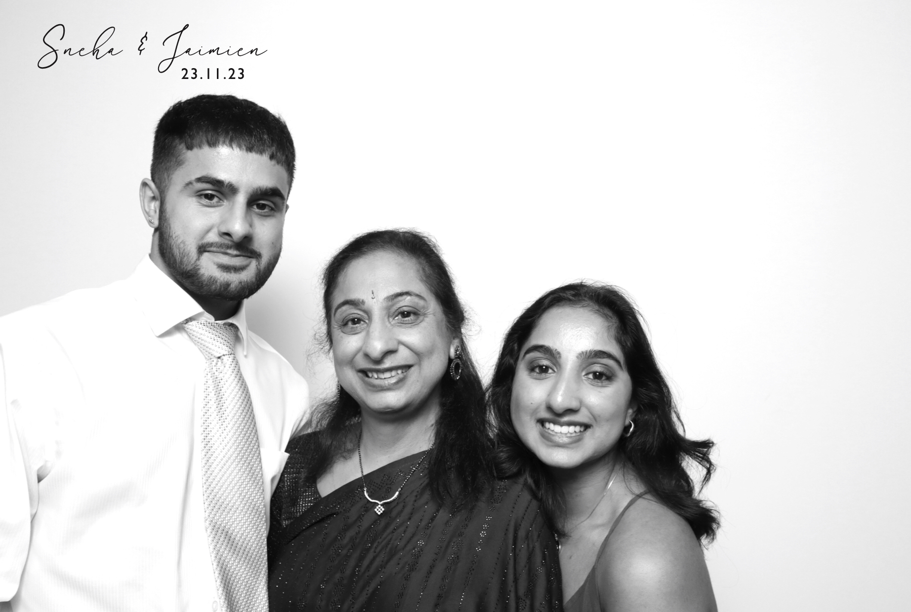 Sneha & Jaimien | View more photos from the event at images.mobile-photo-booth.com/u/MobilePhotoBoothUK/Sneha-Jaimien