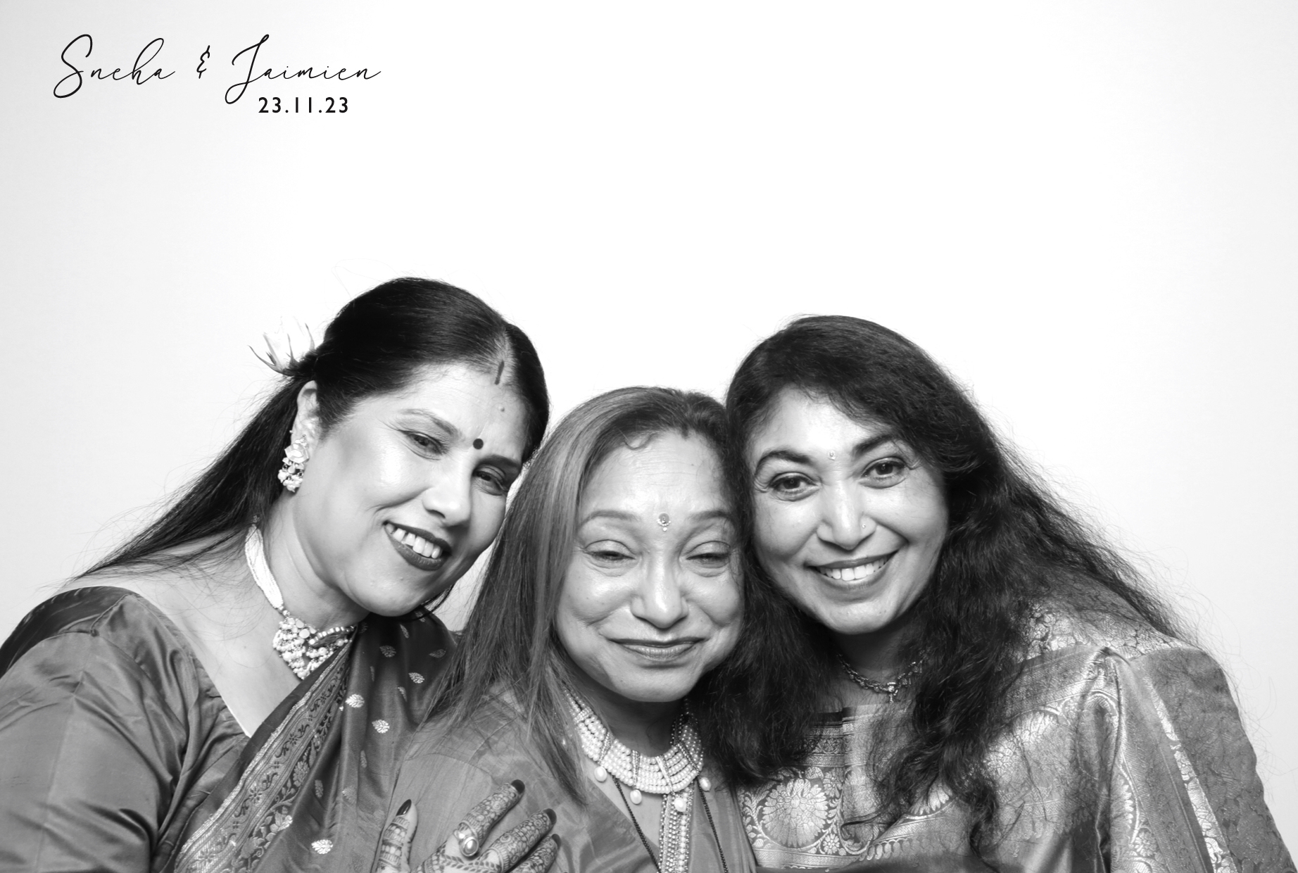 Sneha & Jaimien | View more photos from the event at images.mobile-photo-booth.com/u/MobilePhotoBoothUK/Sneha-Jaimien