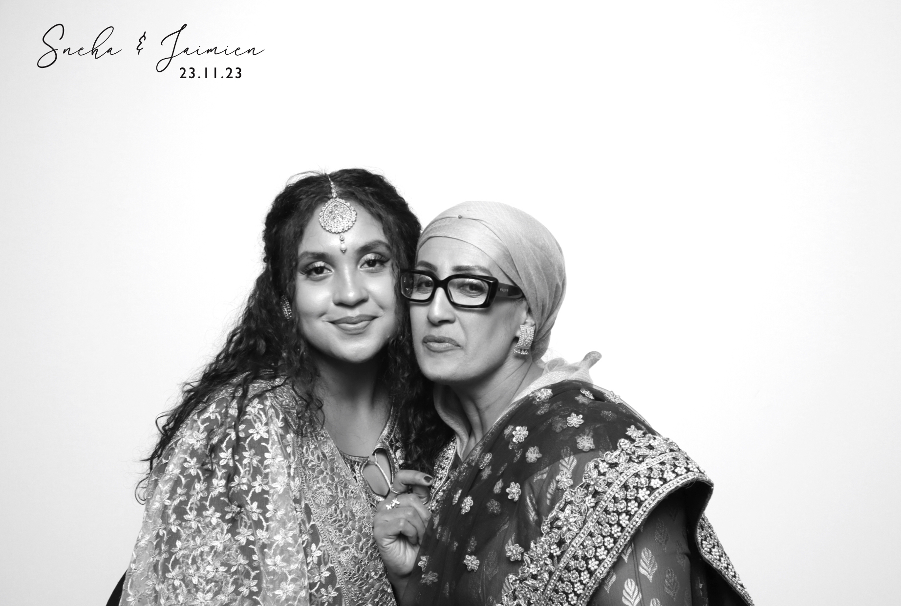 Sneha & Jaimien | View more photos from the event at images.mobile-photo-booth.com/u/MobilePhotoBoothUK/Sneha-Jaimien