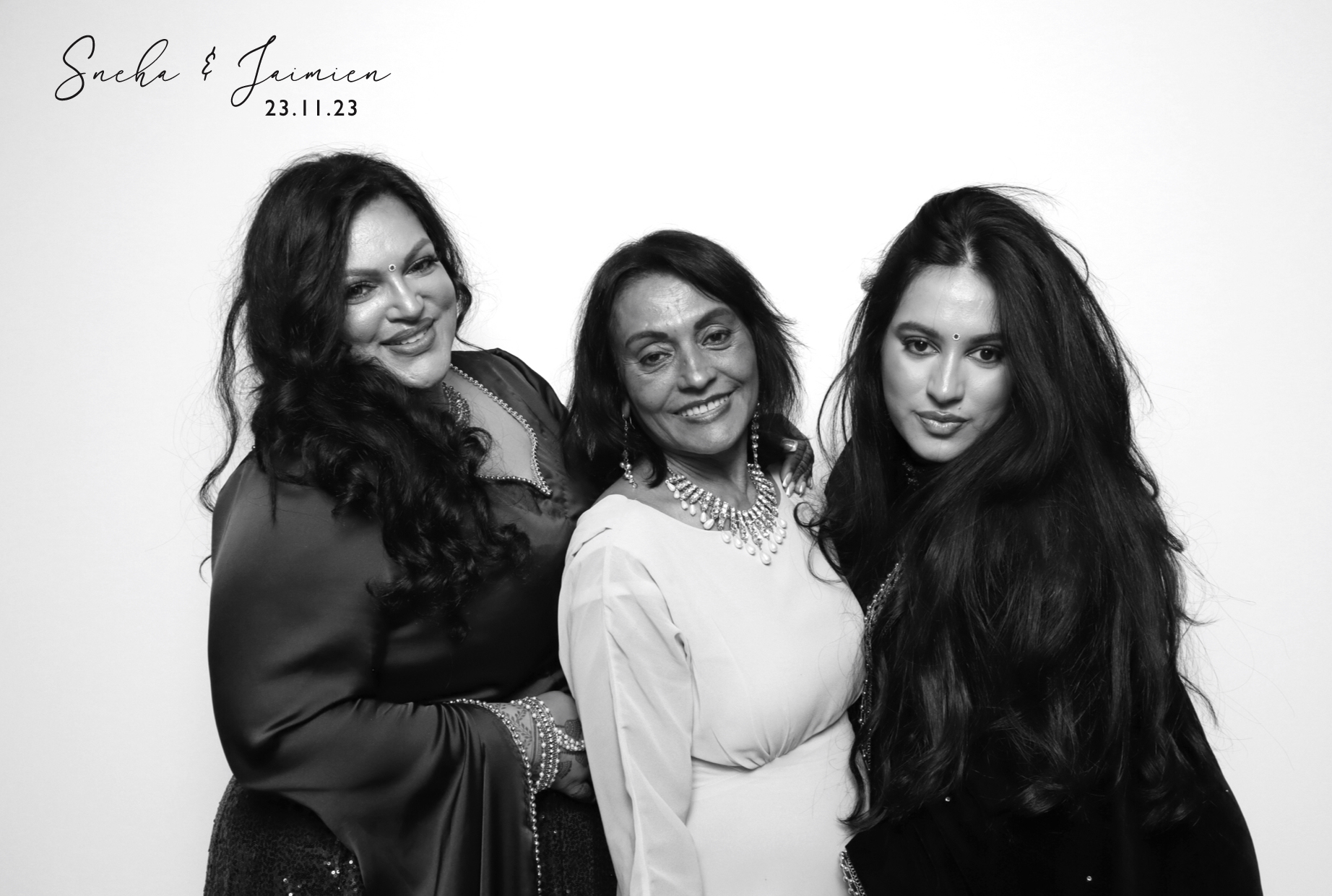 Sneha & Jaimien | View more photos from the event at images.mobile-photo-booth.com/u/MobilePhotoBoothUK/Sneha-Jaimien