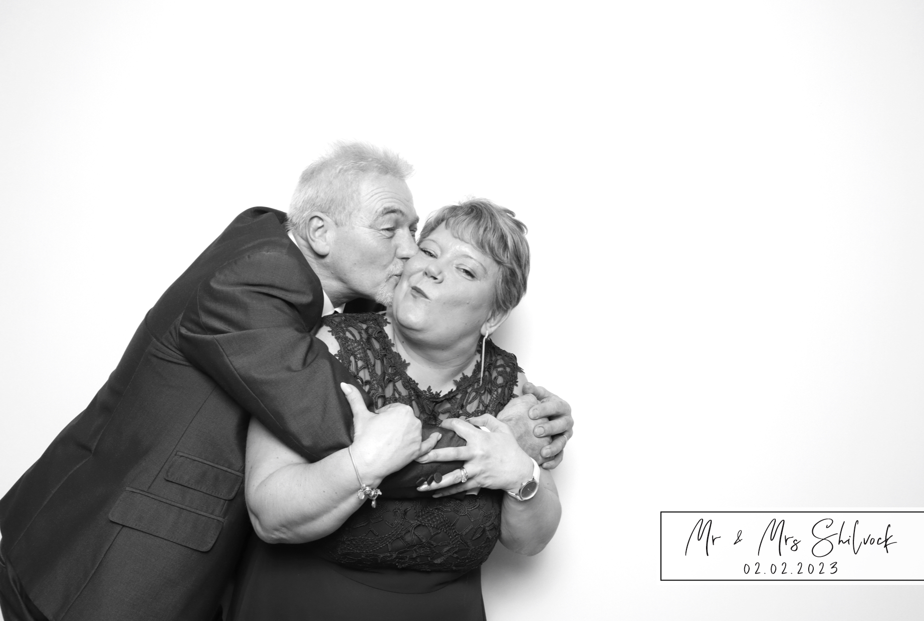 Victoria & Dan | View more photos from the event at images.mobile-photo-booth.com/u/MobilePhotoBoothUK/Victoria-Dan