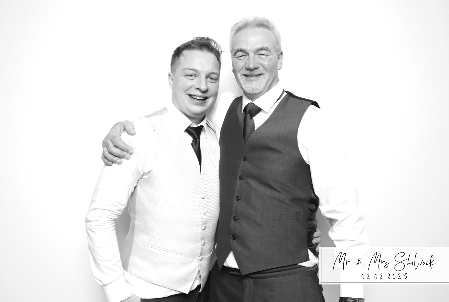 Victoria & Dan | View more photos from the event at images.mobile-photo-booth.com/u/MobilePhotoBoothUK/Victoria-Dan