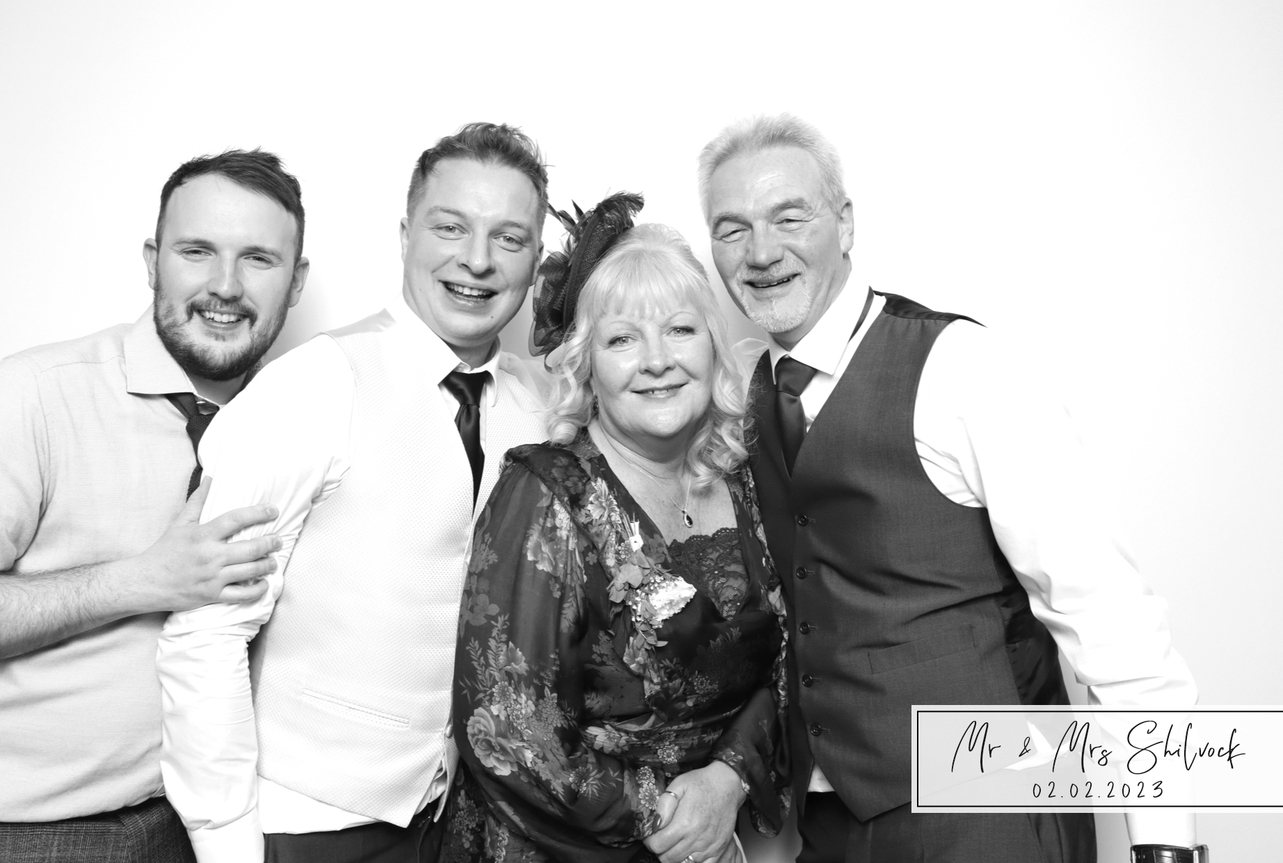 Victoria & Dan | View more photos from the event at images.mobile-photo-booth.com/u/MobilePhotoBoothUK/Victoria-Dan