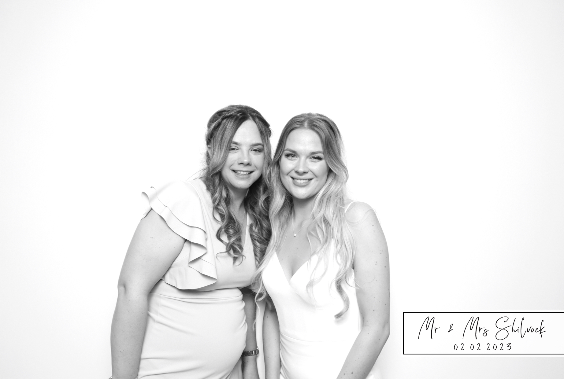 Victoria & Dan | View more photos from the event at images.mobile-photo-booth.com/u/MobilePhotoBoothUK/Victoria-Dan