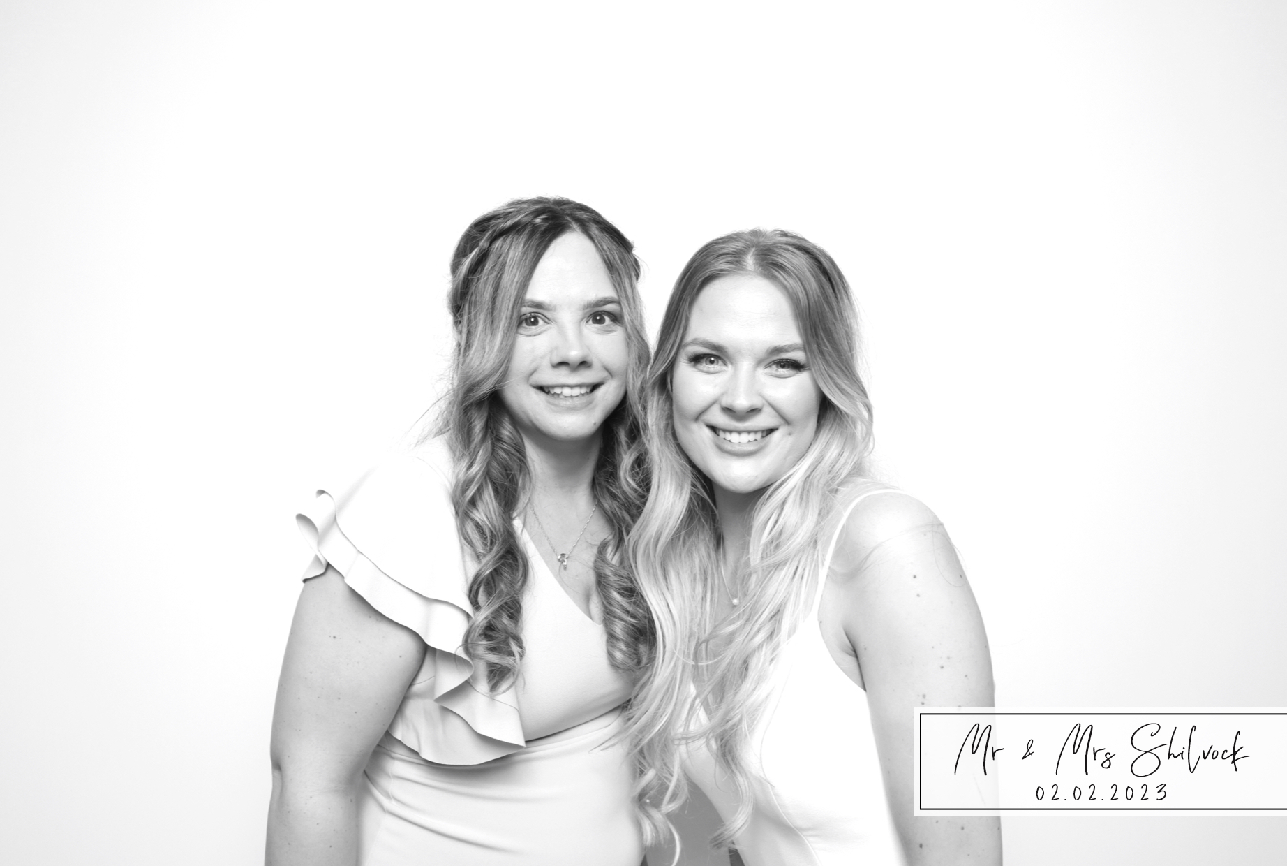 Victoria & Dan | View more photos from the event at images.mobile-photo-booth.com/u/MobilePhotoBoothUK/Victoria-Dan