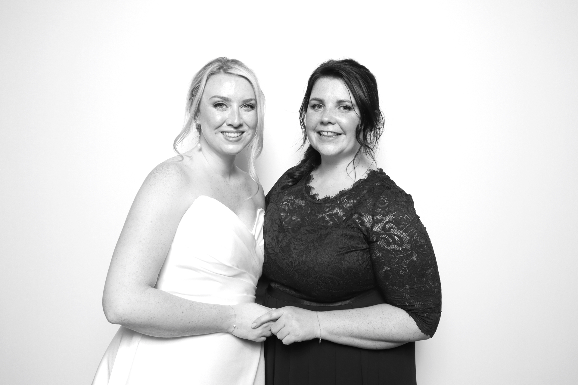 William & Jessica | View more photos from the event at images.mobile-photo-booth.com/u/MobilePhotoBoothUK/William-Jessica